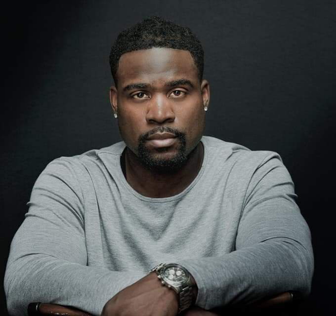 actor Eric Gray large photo