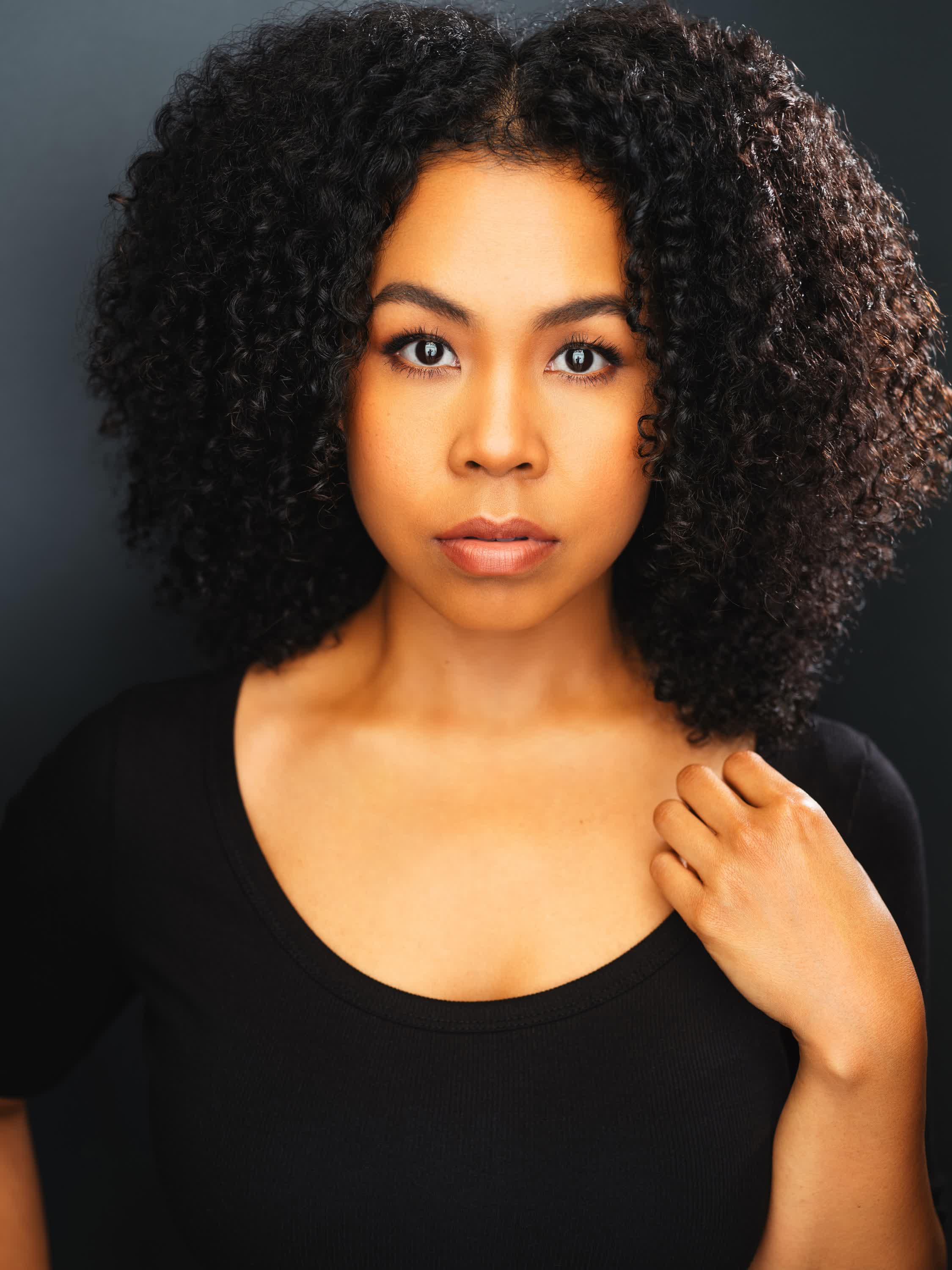 actor Valerie Sue Love large photo