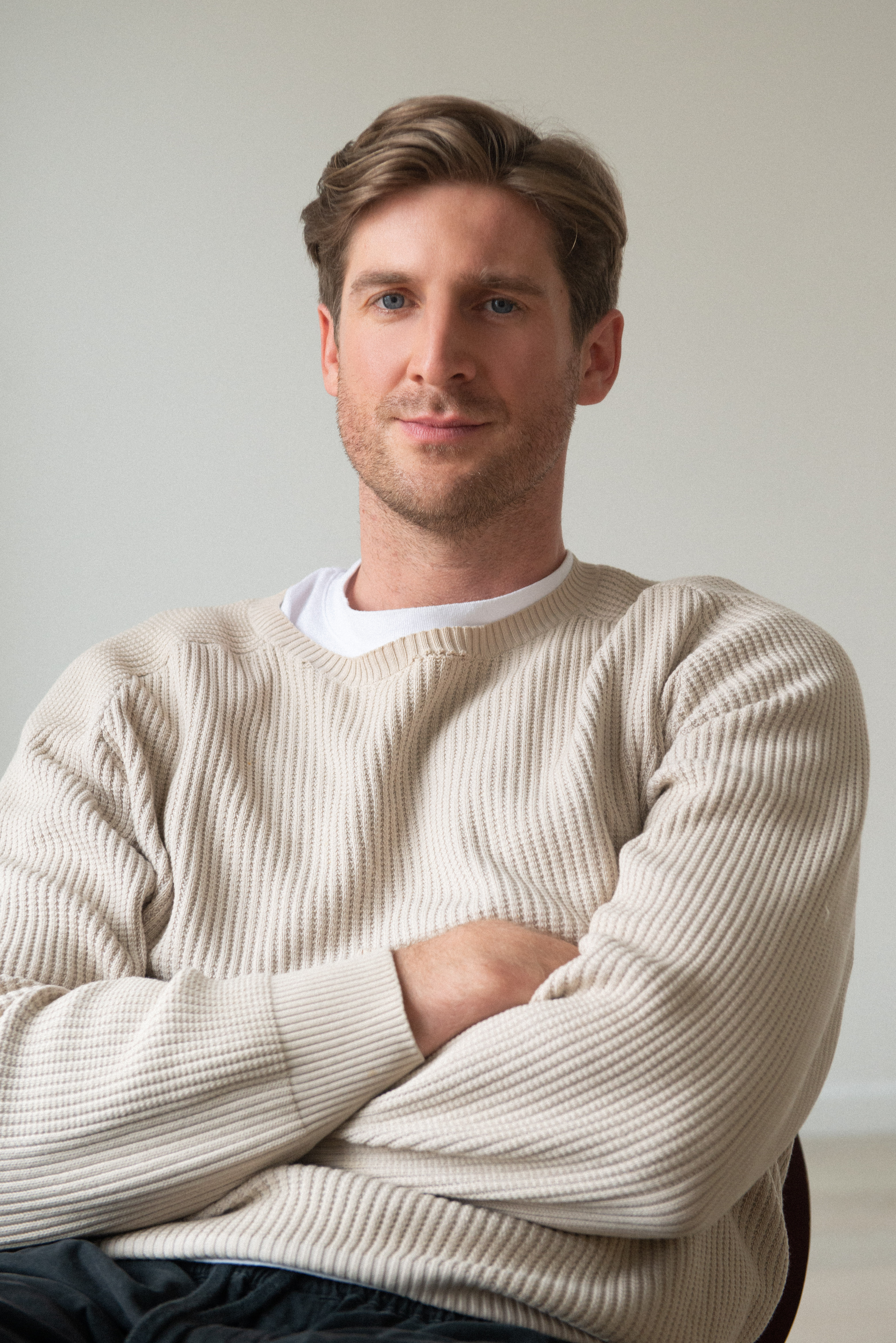 actor Tom Stourton large photo