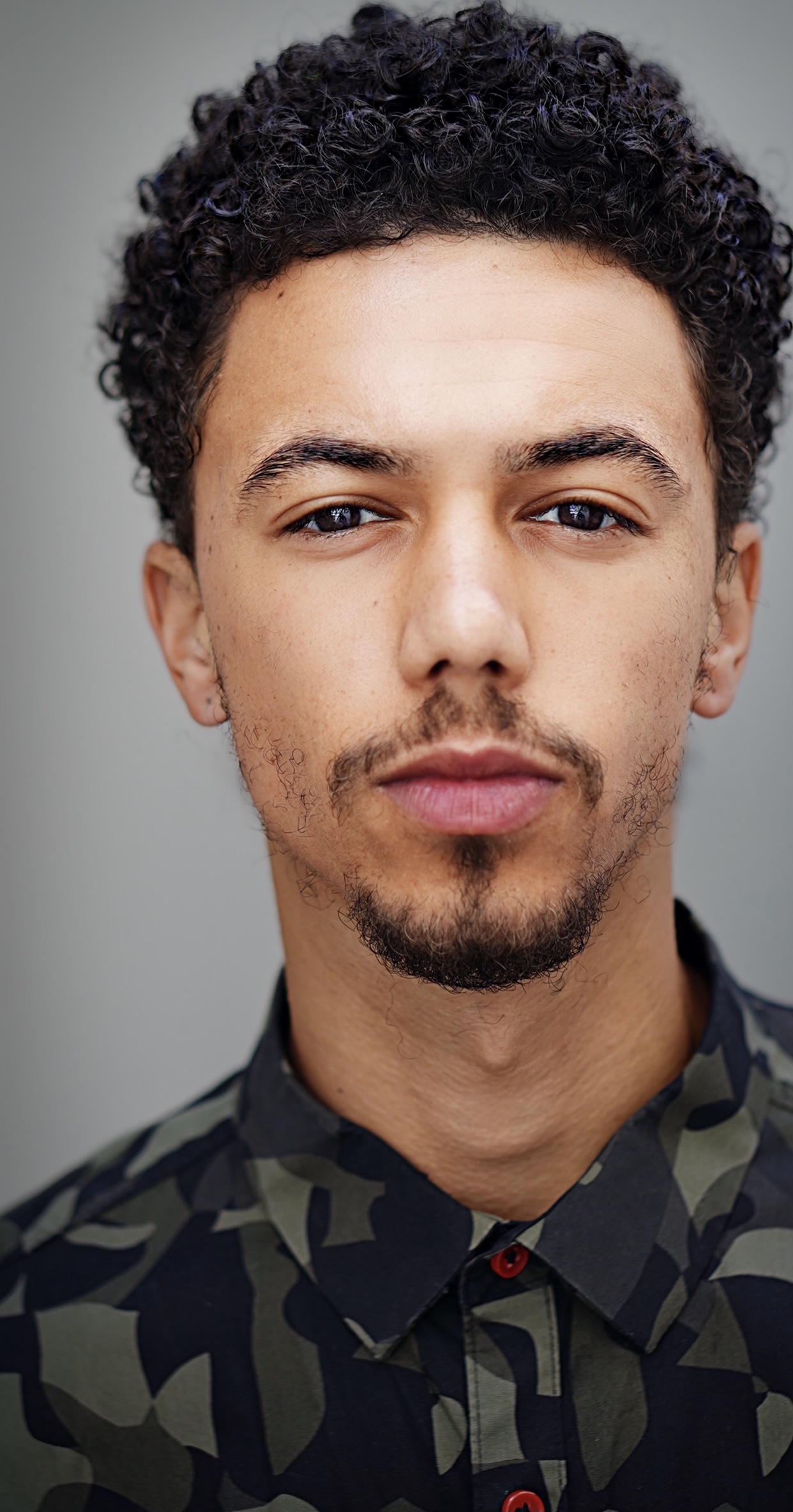 actor Dominique Columbus large photo