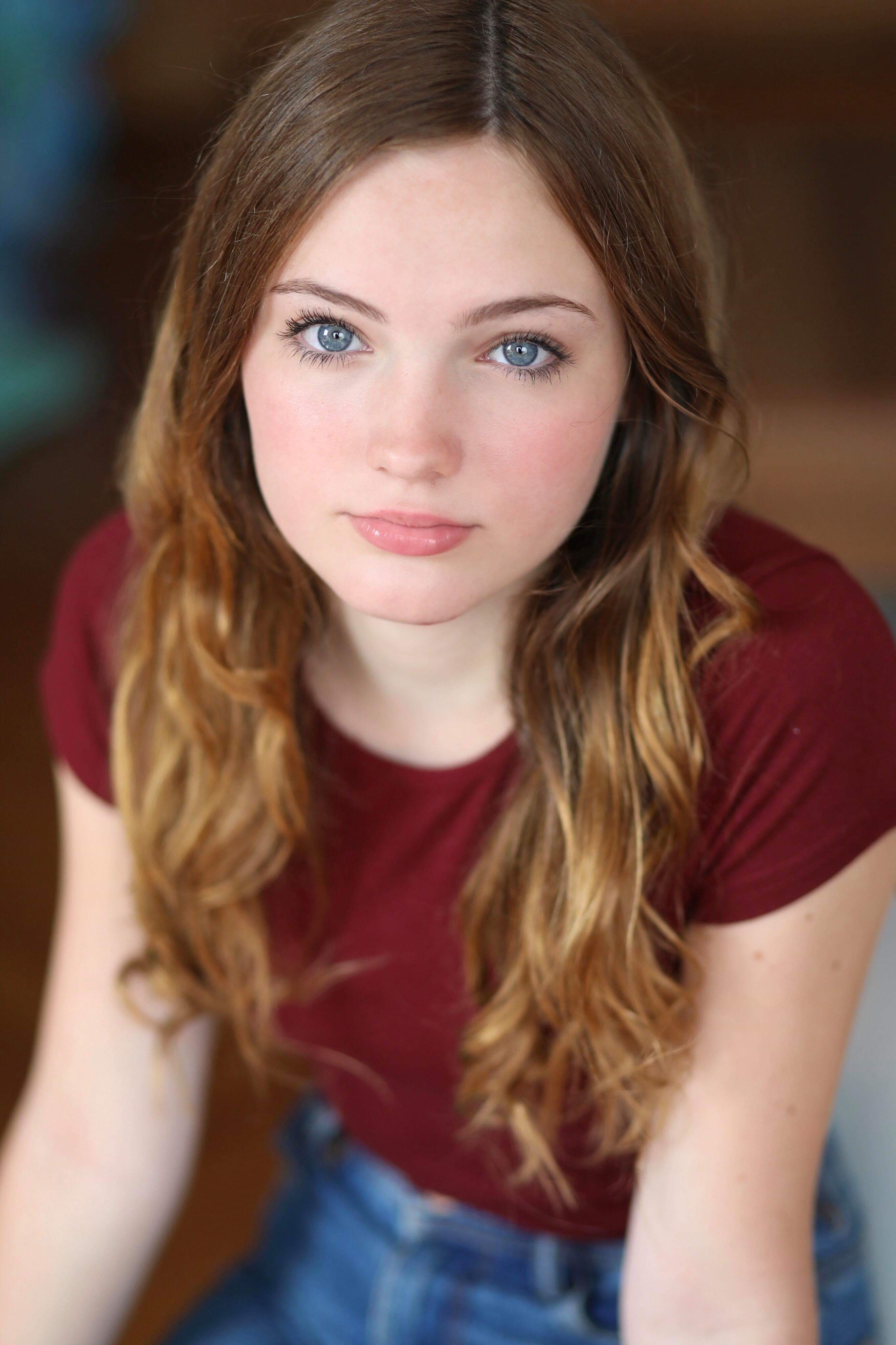 actor Aimee Laurence large photo