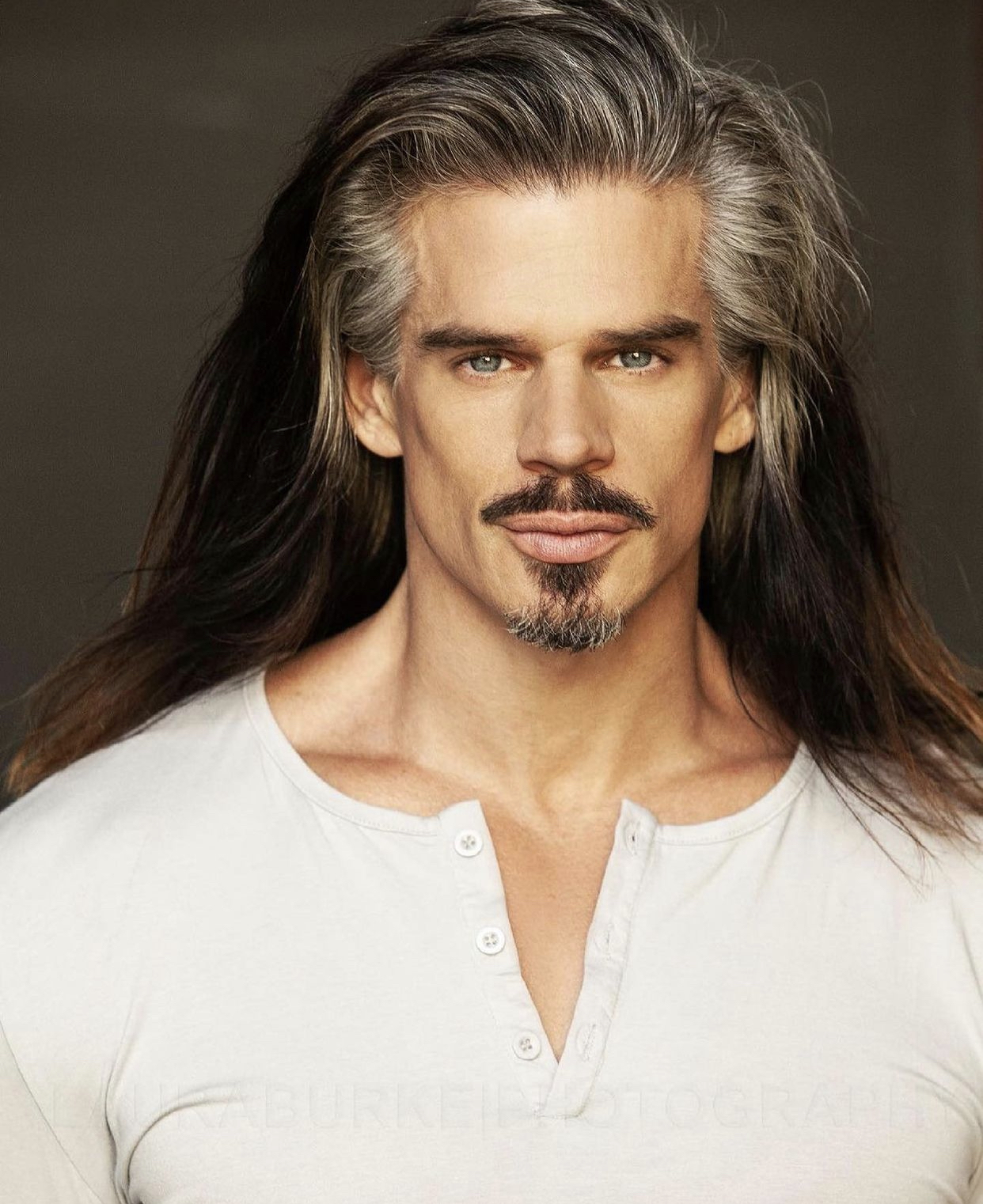 actor Mark Harley large photo