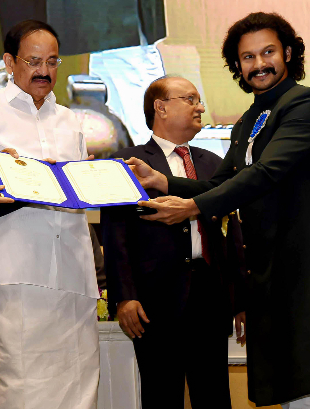 actor Addinath Kothare large photo