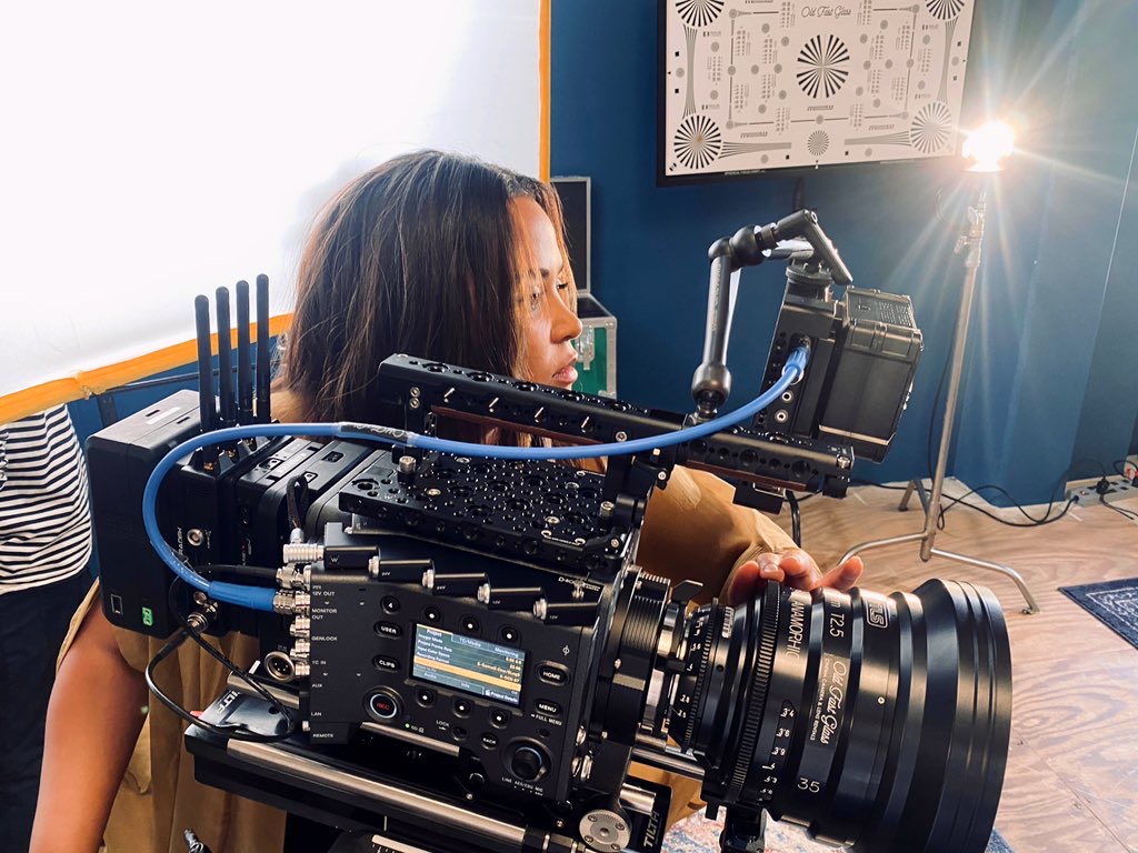 actor Nicole G. Leier large photo