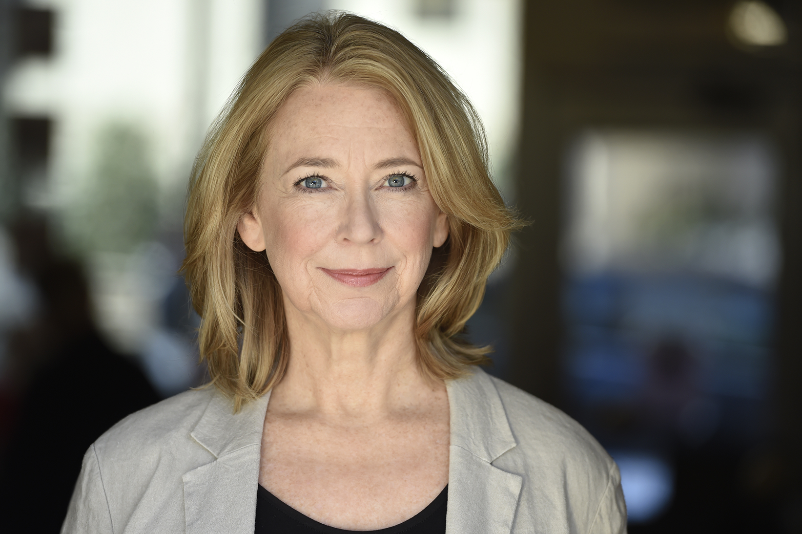 actor Anne Carney large photo