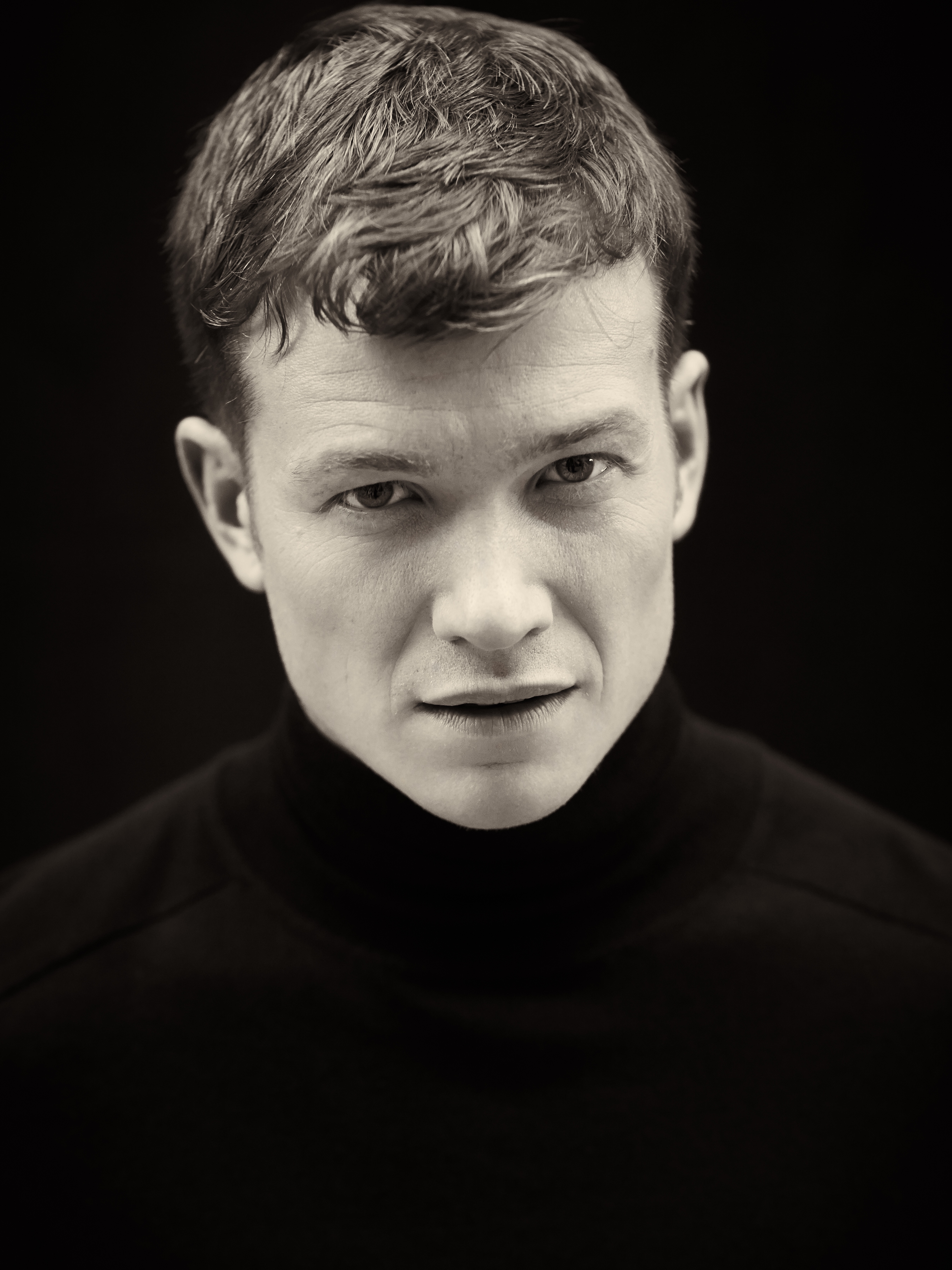 actor Ed Speleers large photo