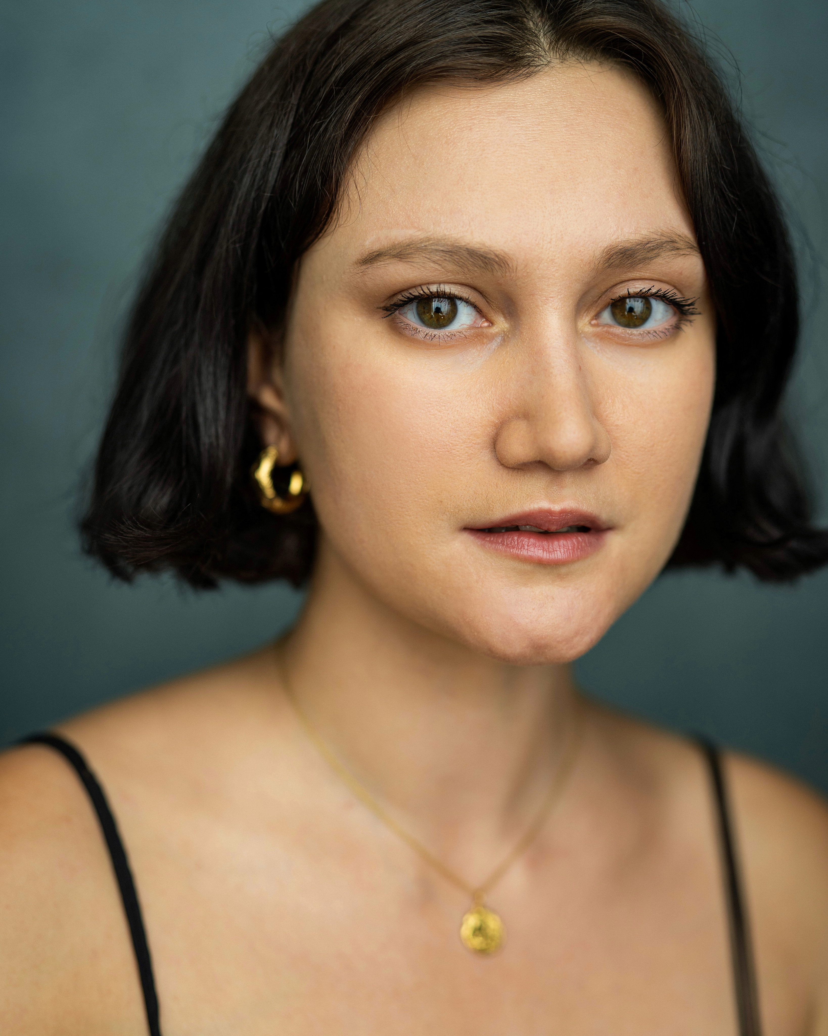 actor Elina Alminas large photo