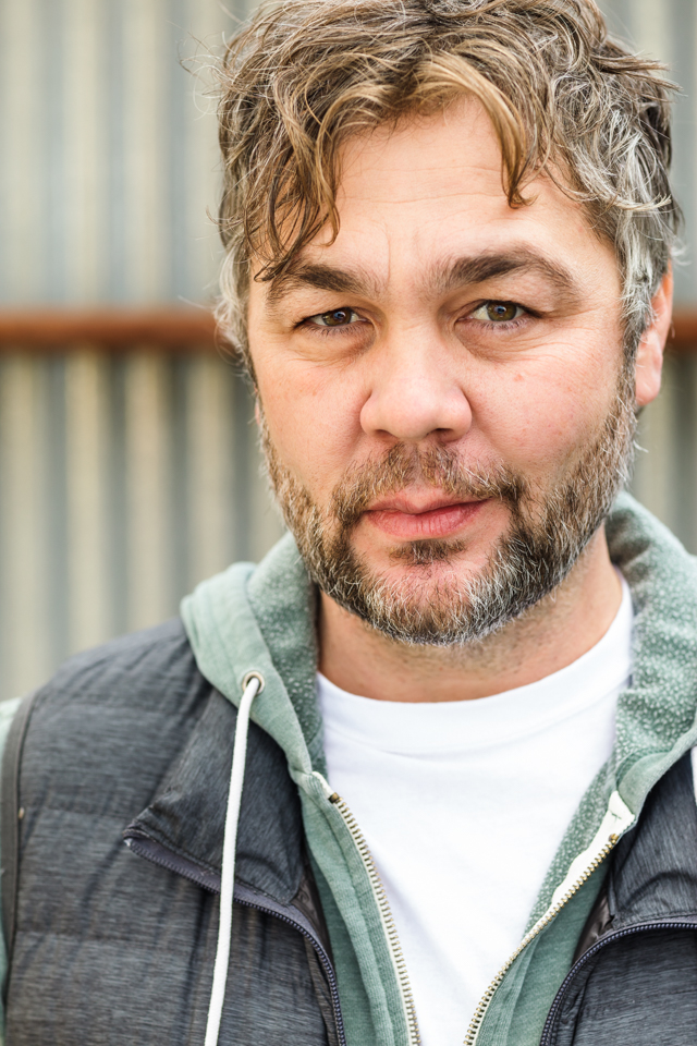 actor Mark Kelly large photo