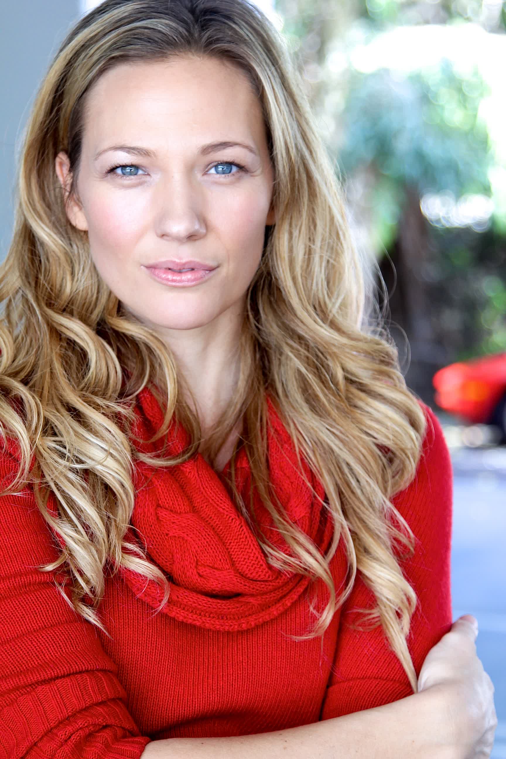 actor Heather DeVan large photo