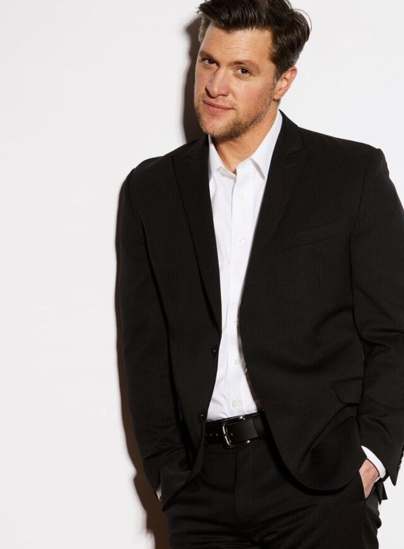 actor Shane McRae large photo