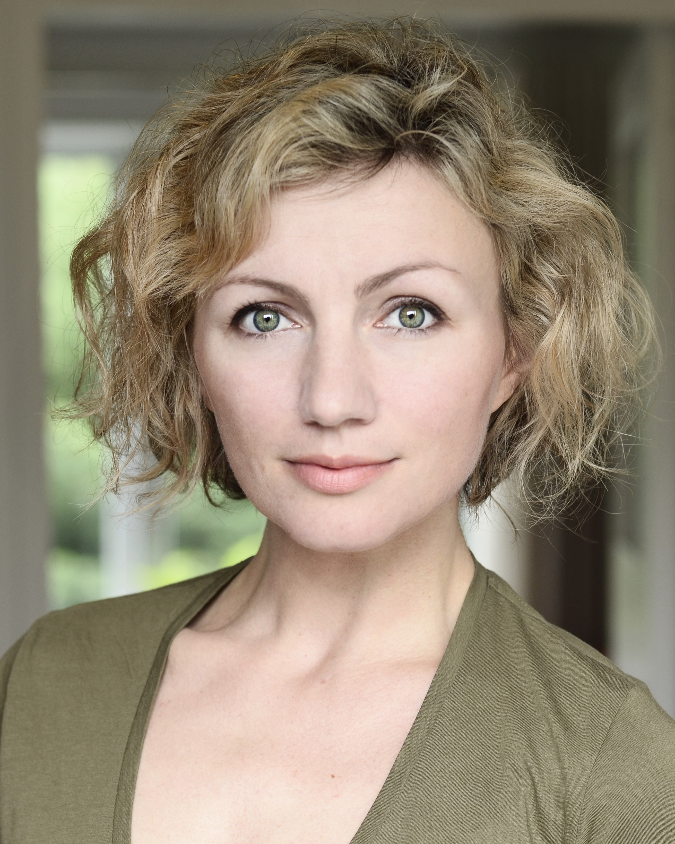 actor Aneta Piotrowska large photo