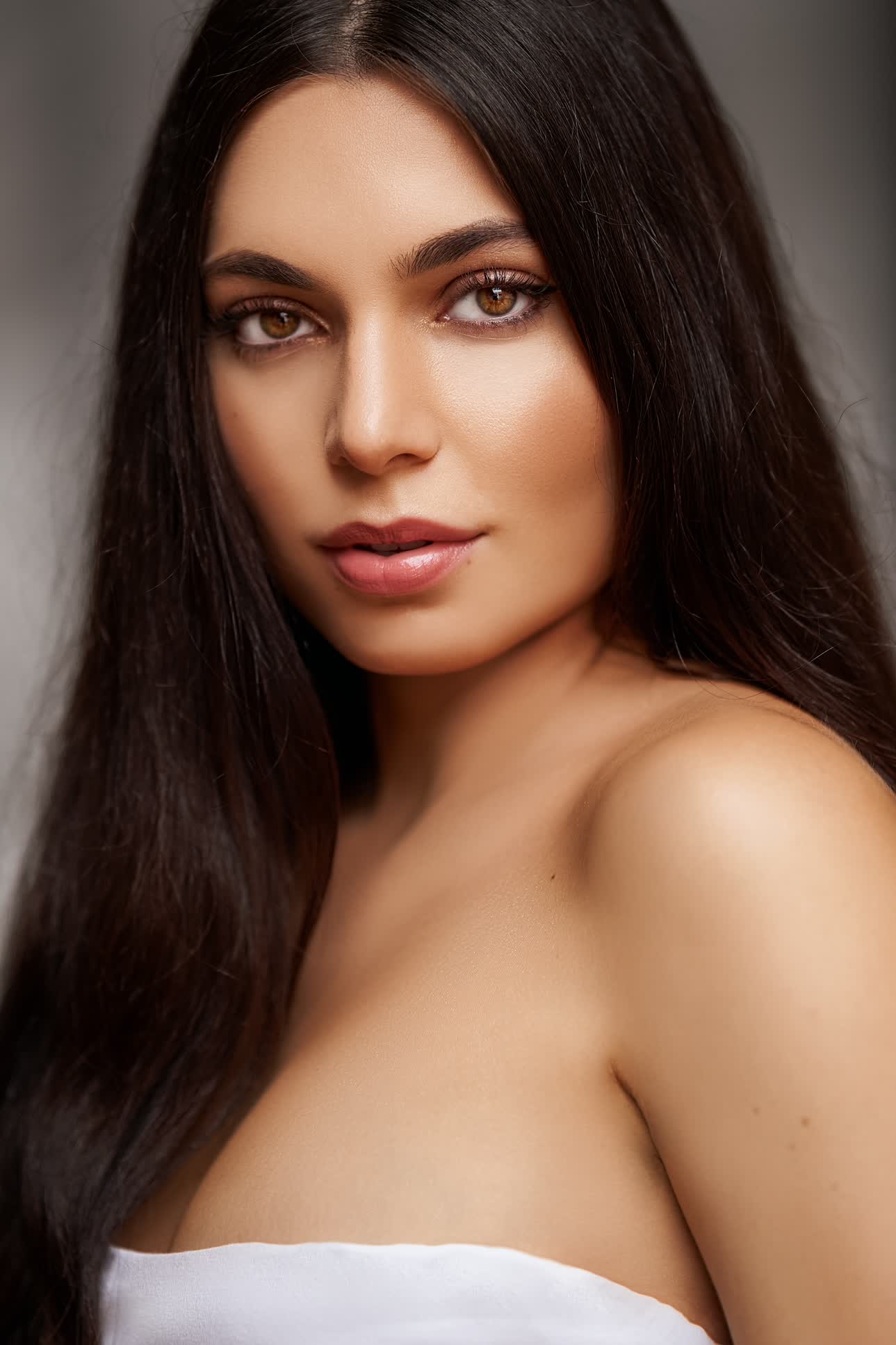 actor Lucia Dimitra Xypteras large photo