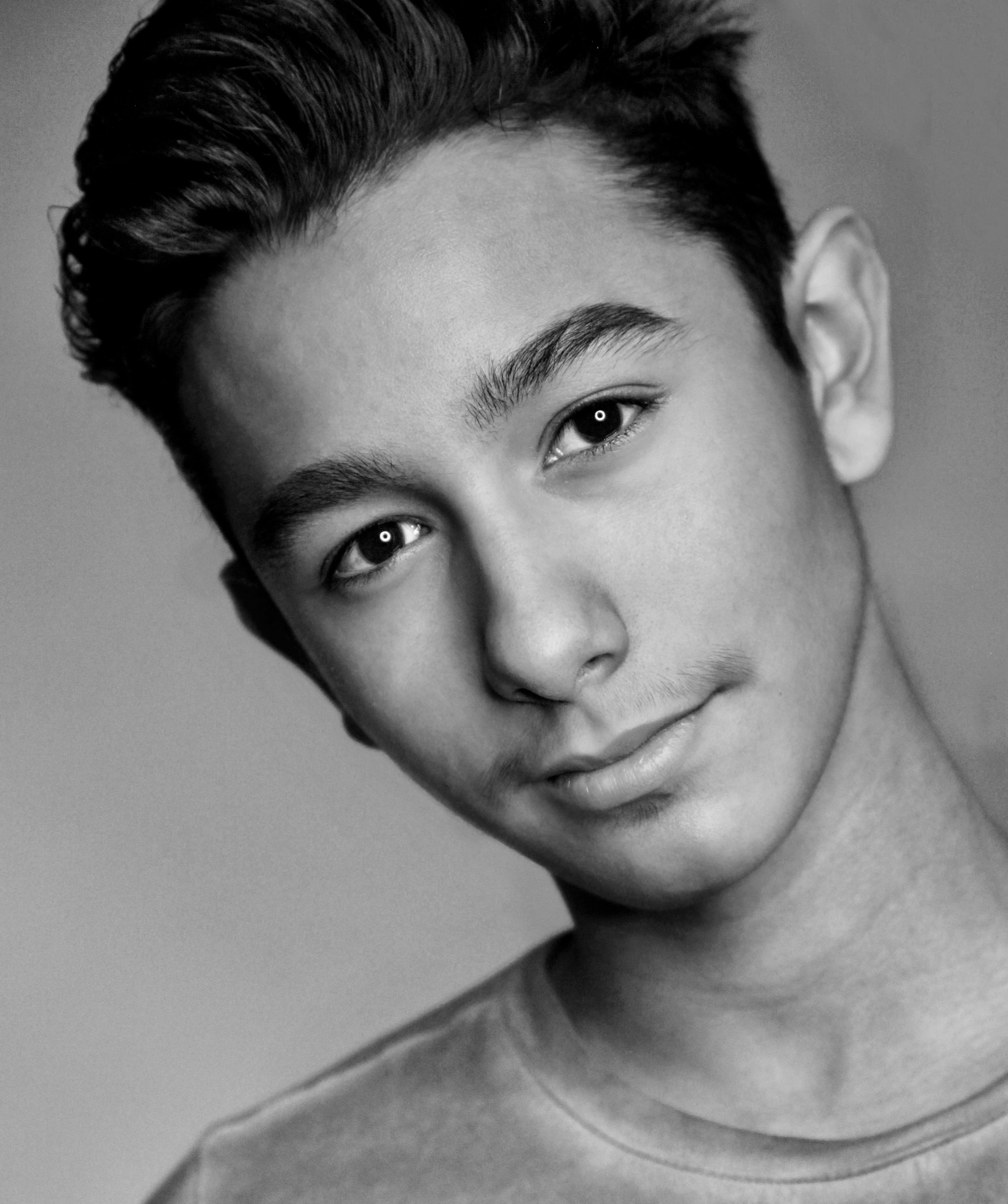 actor Julian Silva large photo