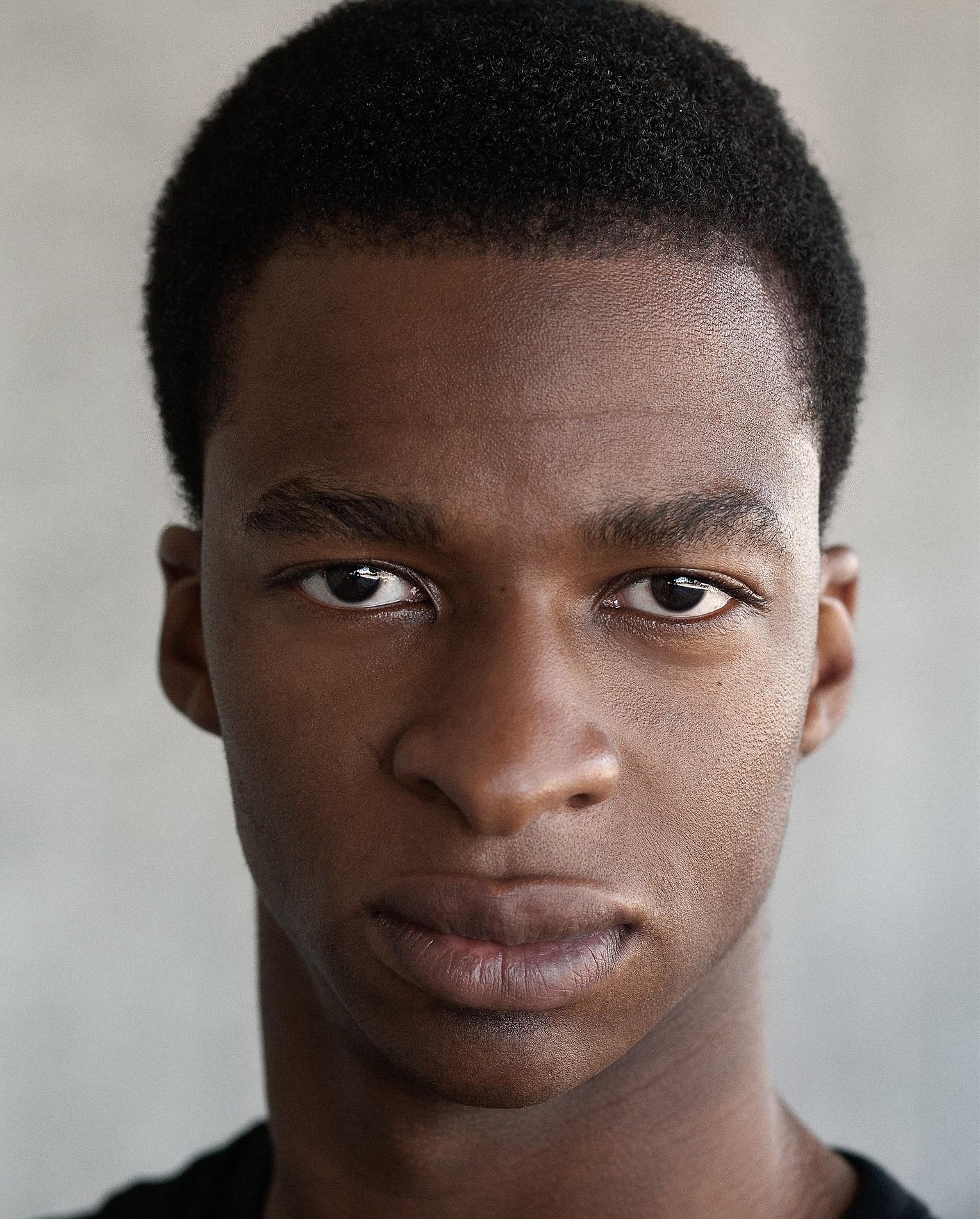 actor Simon Manyonda large photo