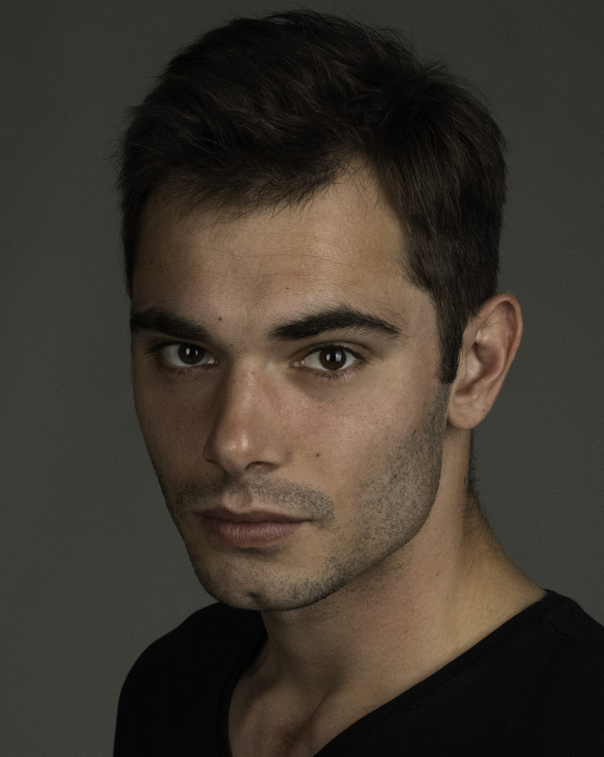 actor Lujo Kuncevic large photo