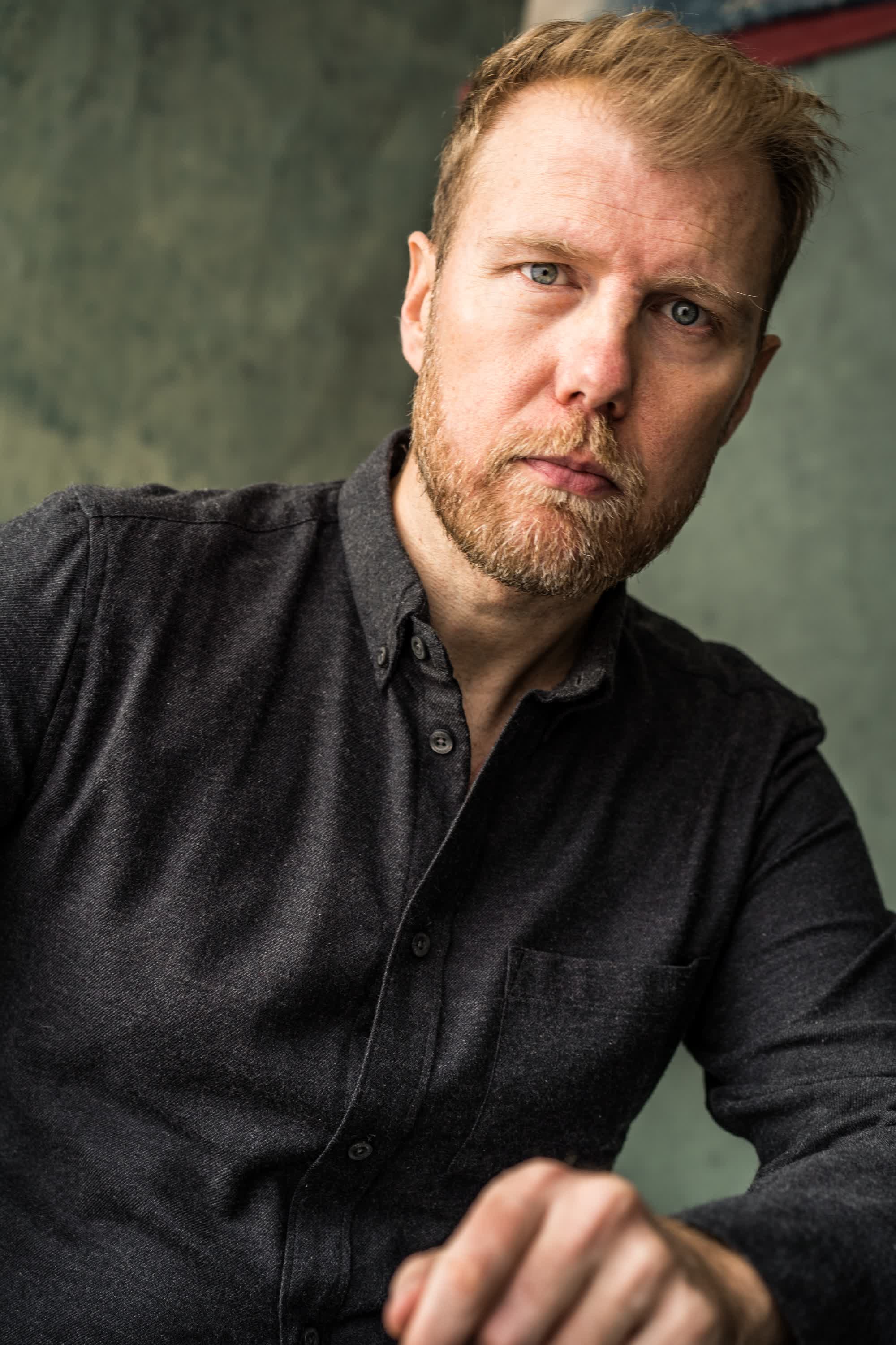 actor Richard Corgan large photo