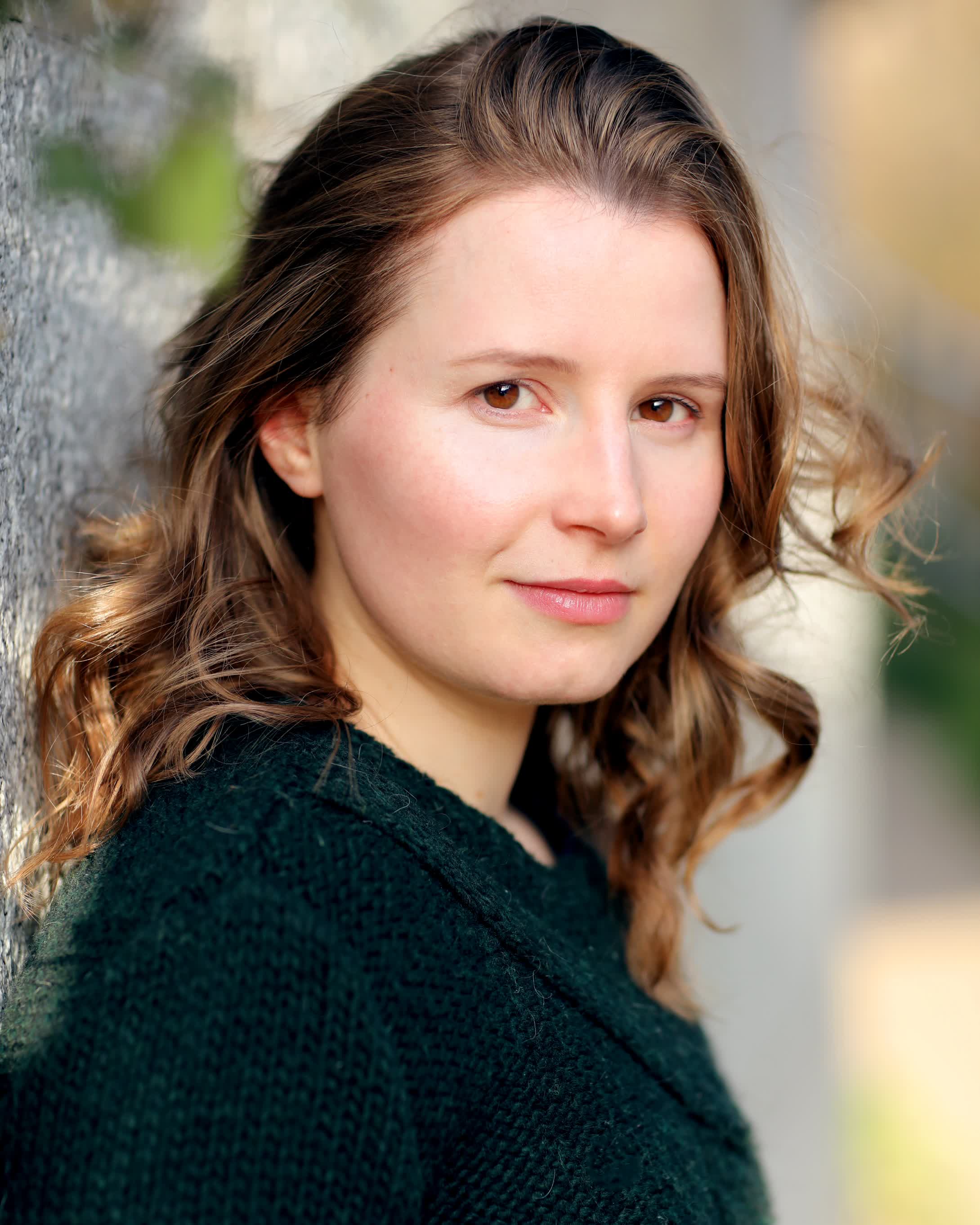 actor Rebecca Benson large photo