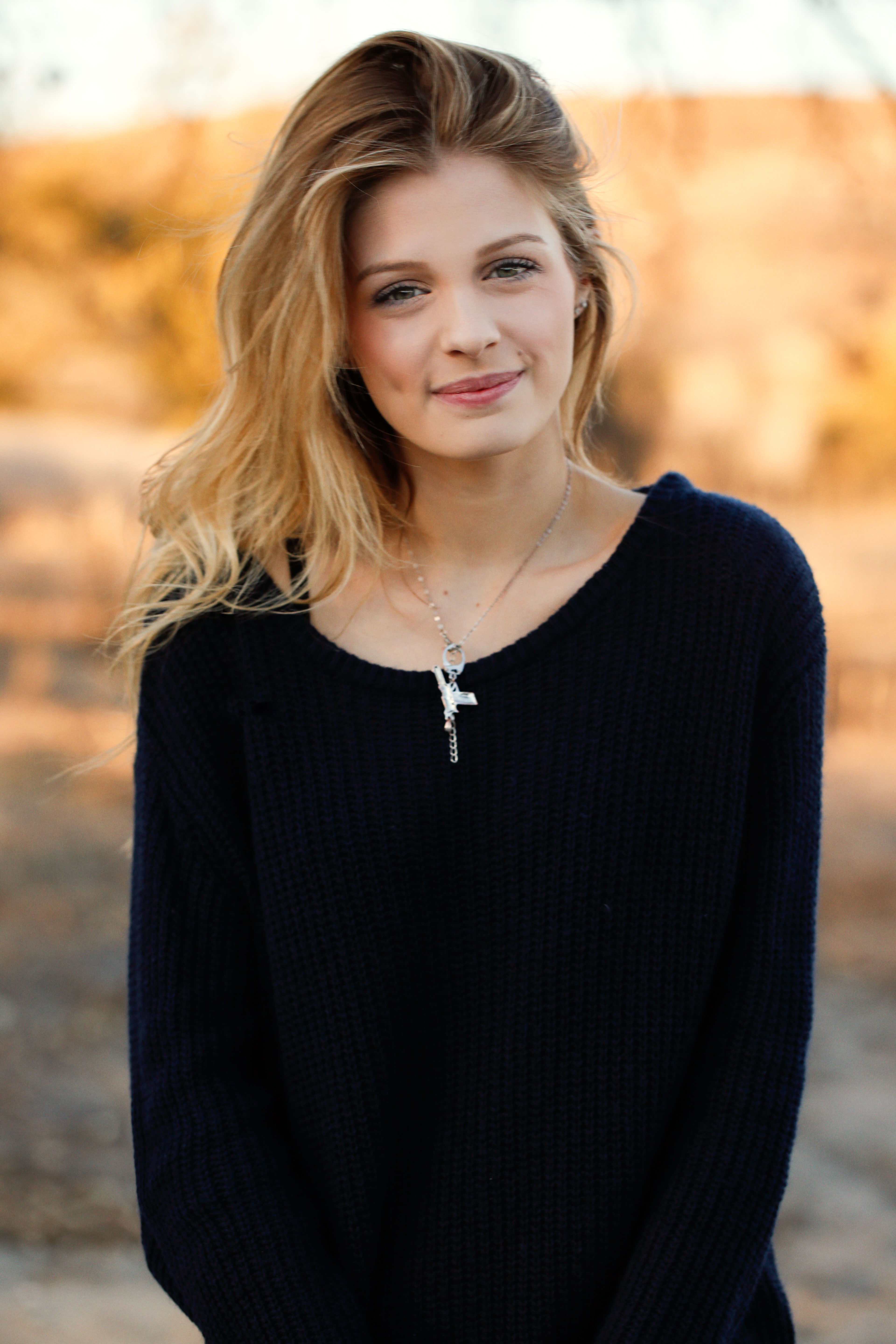 actor Kate Pitney large photo