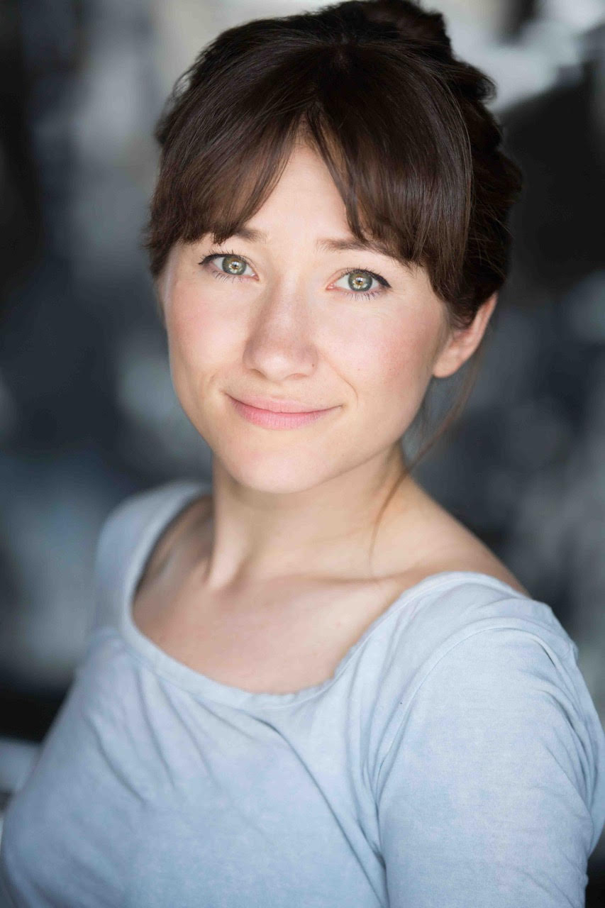 actor Sarah Ovens large photo