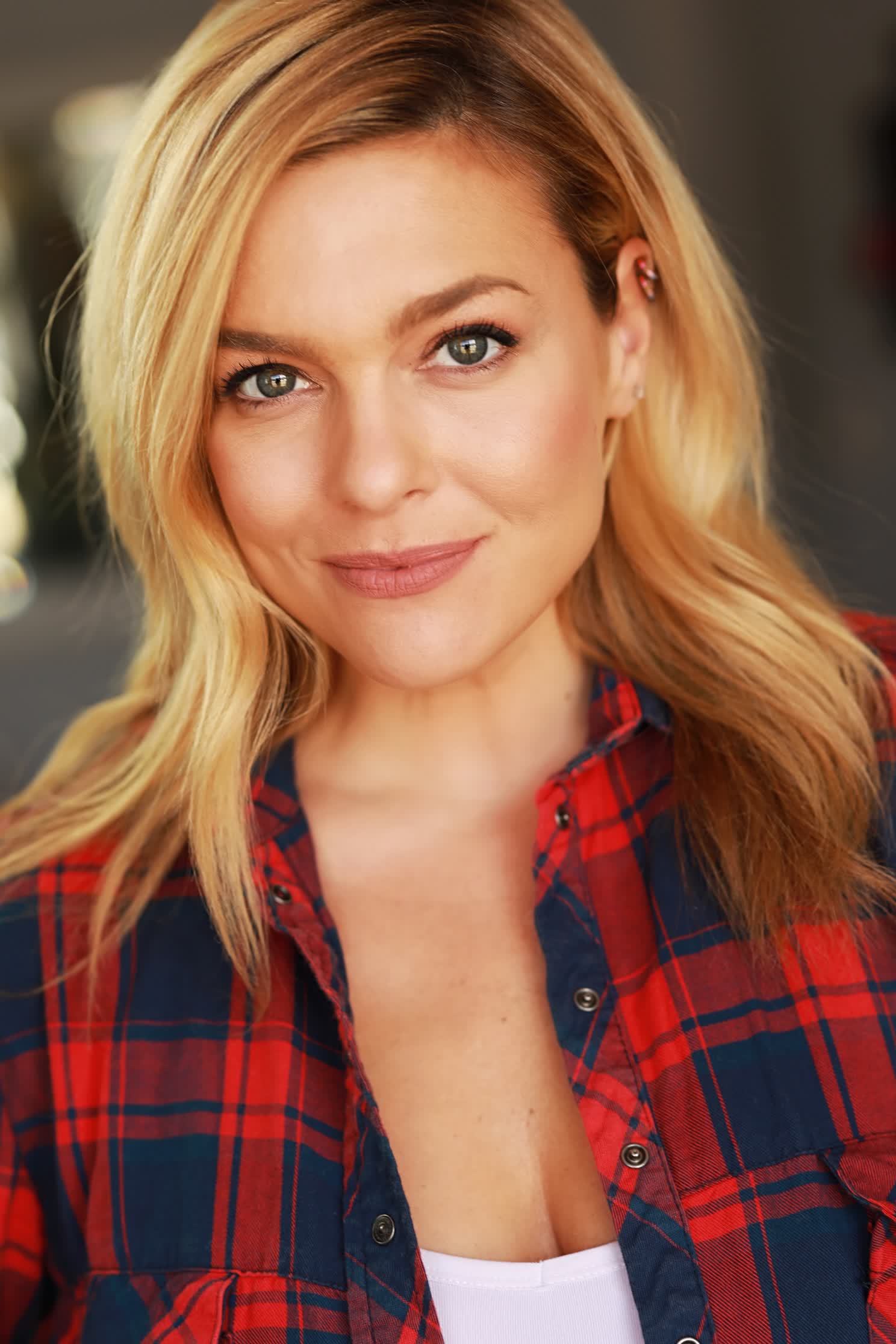 actor Carly Reeves large photo