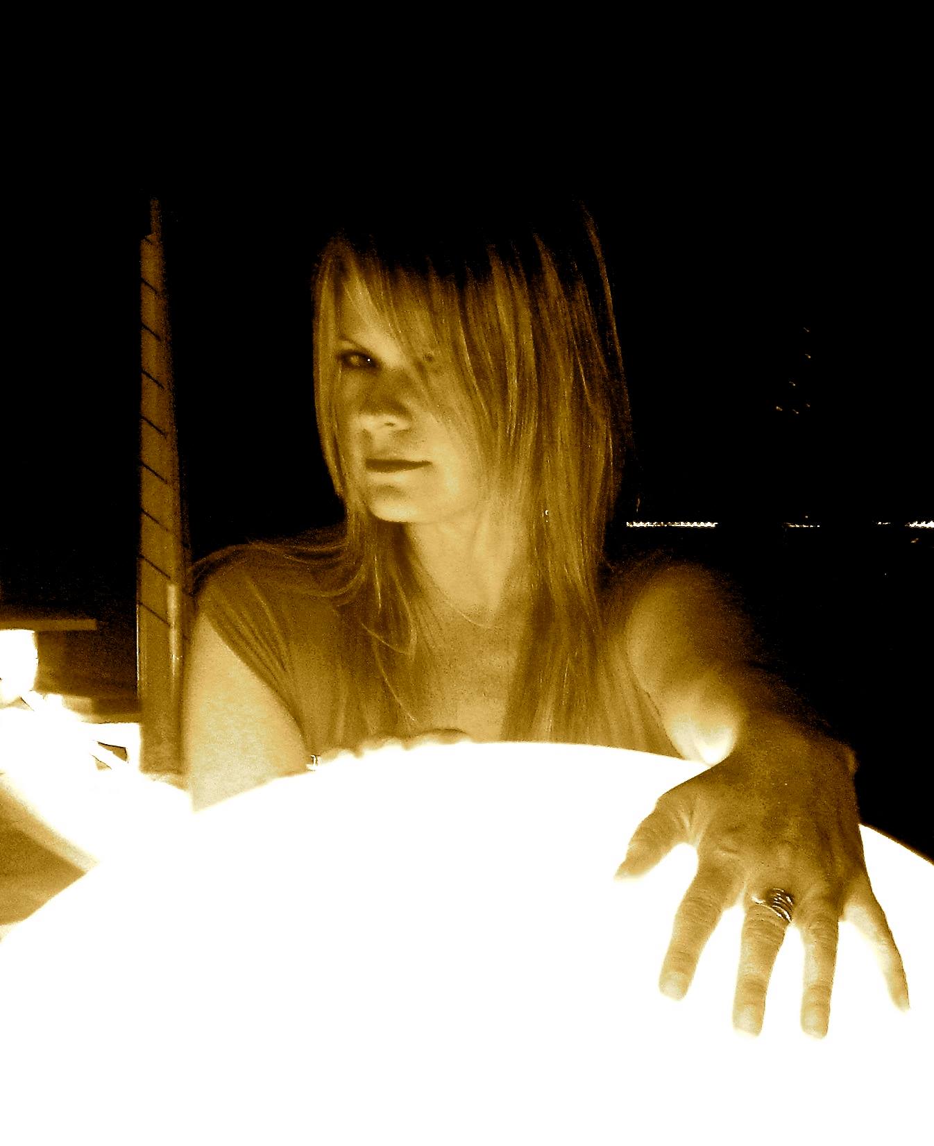 actor Naomi Koningen large photo