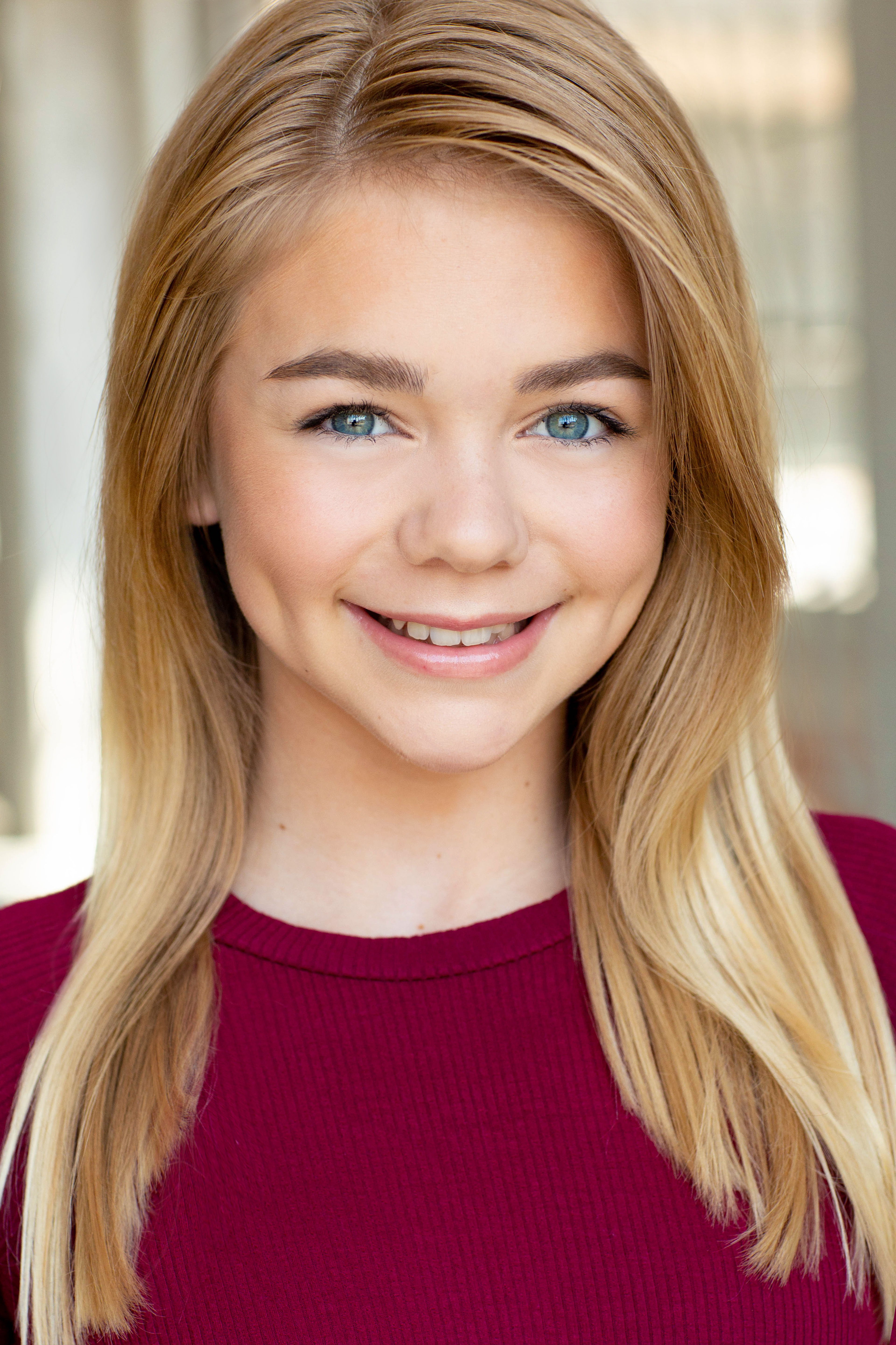 actor Madeline Domian large photo