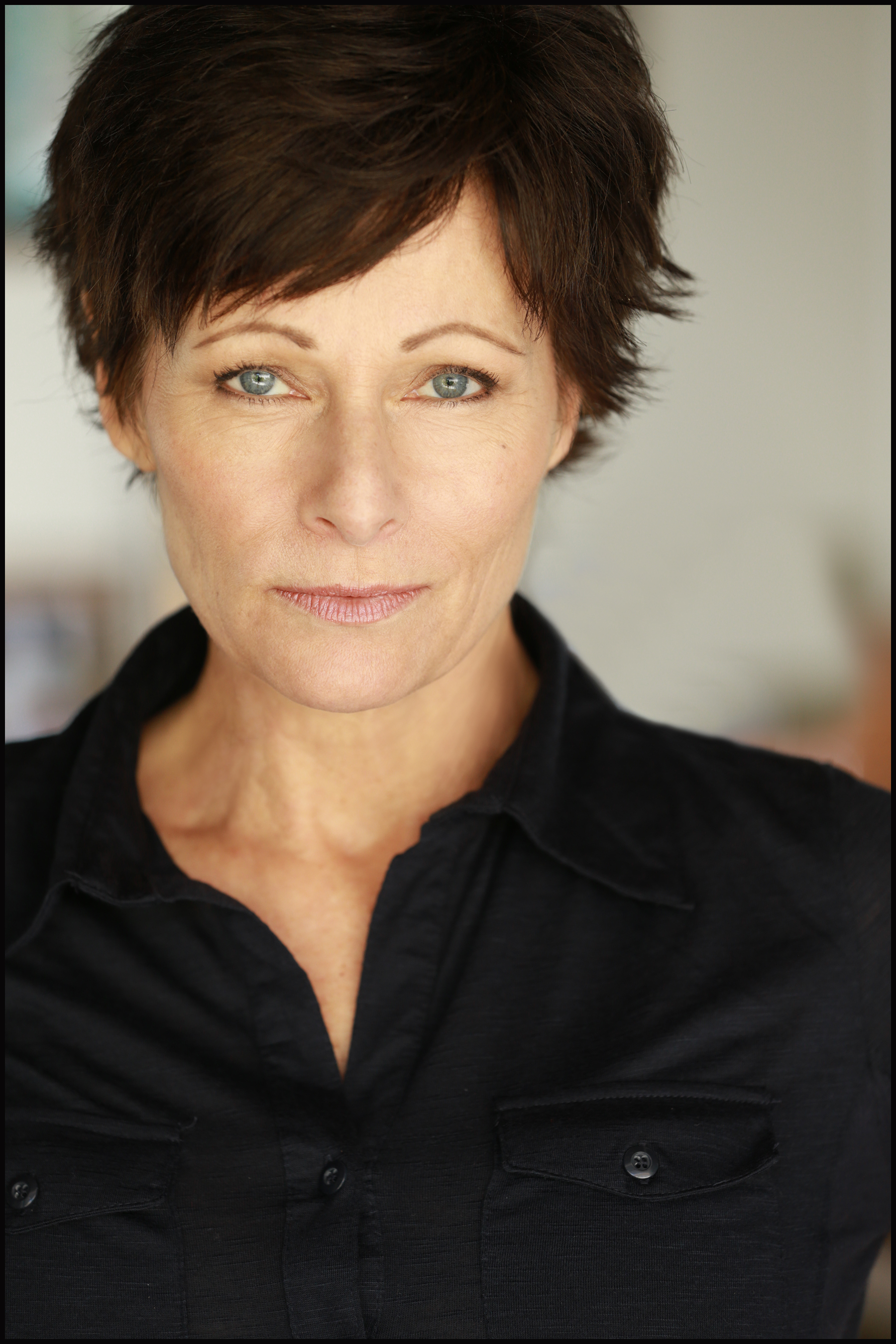 actor Cindy Hogan large photo