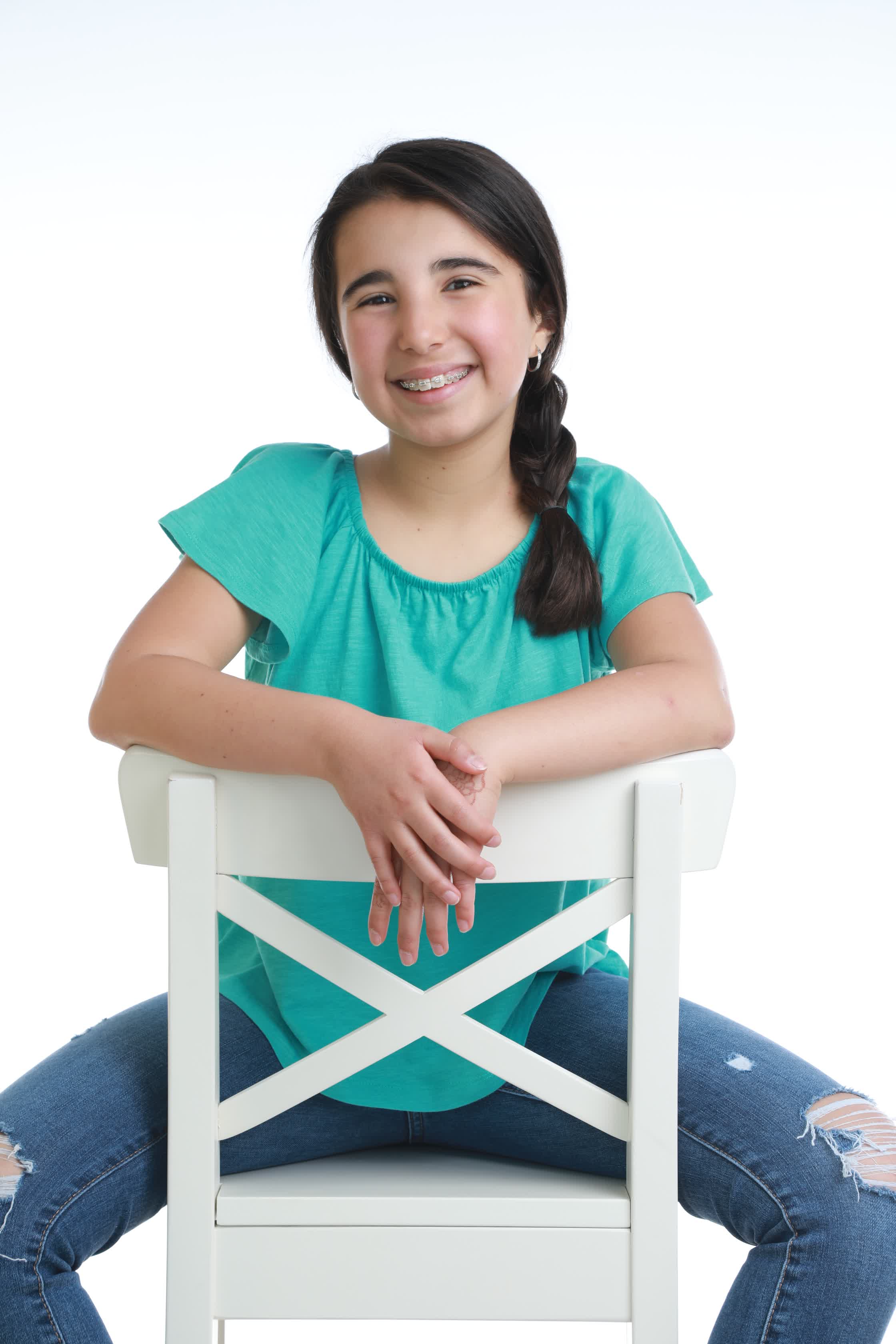 actor Isabella Leo large photo