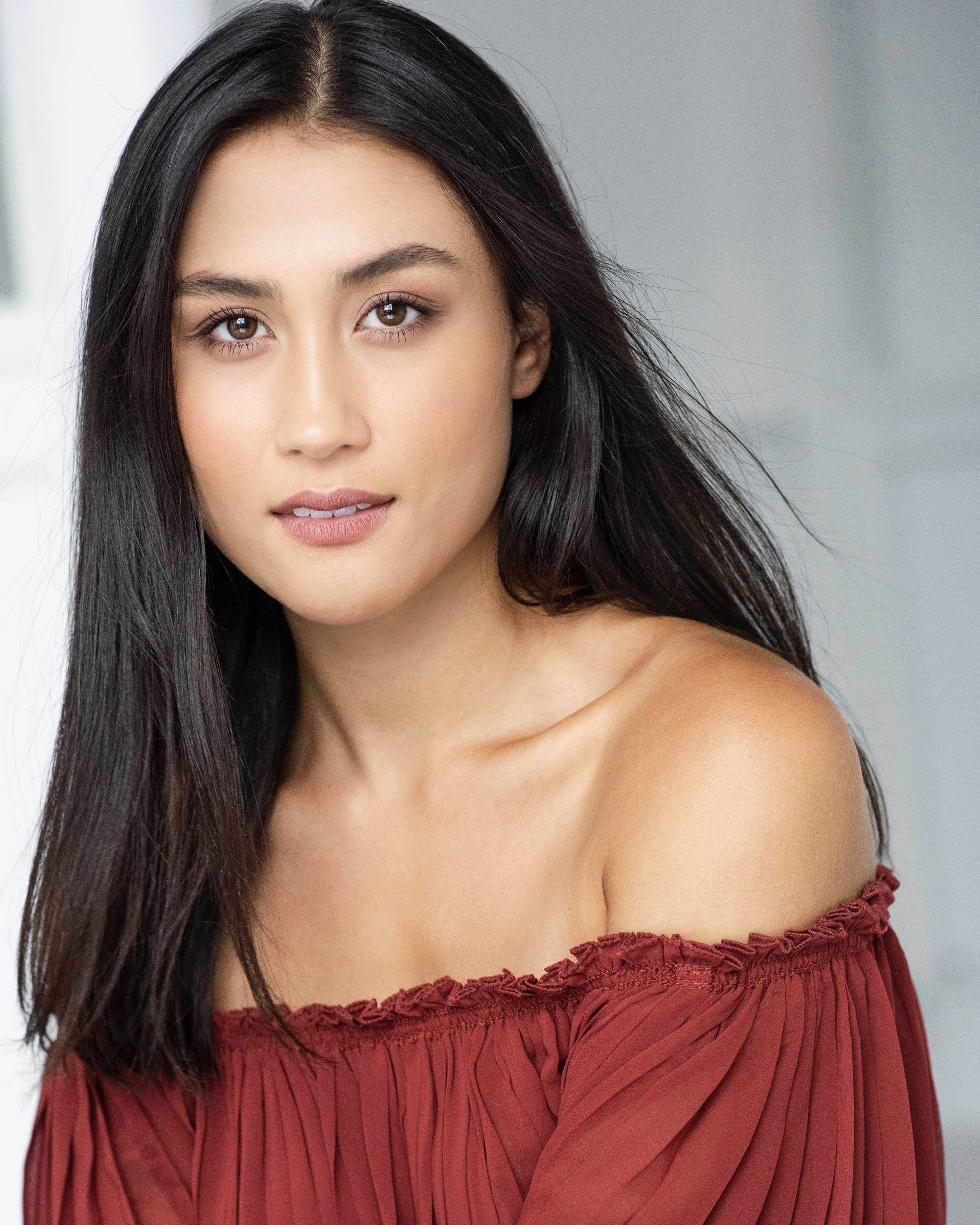 actor Brynn Godenir large photo