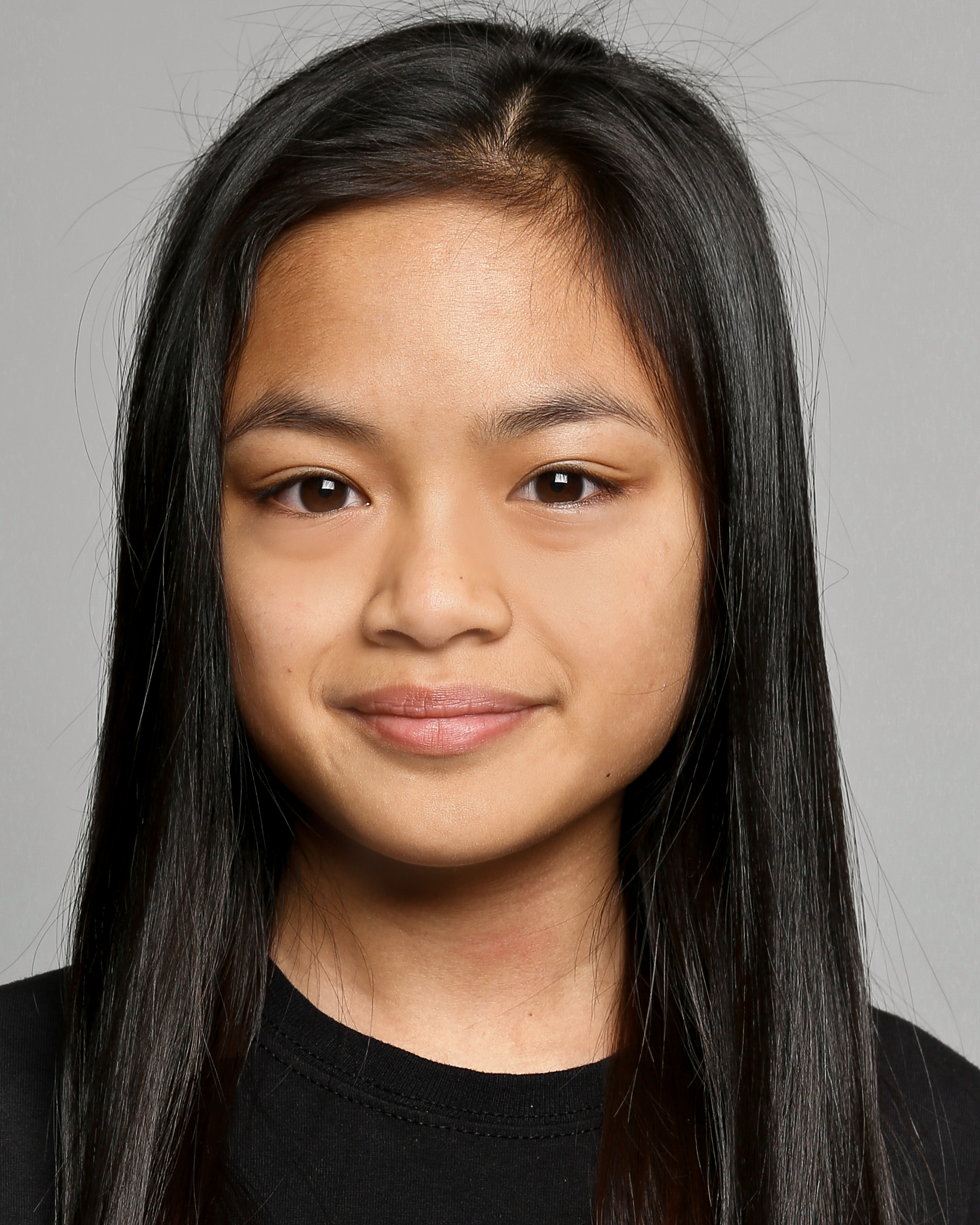 actor Leighanne Esperanzate large photo