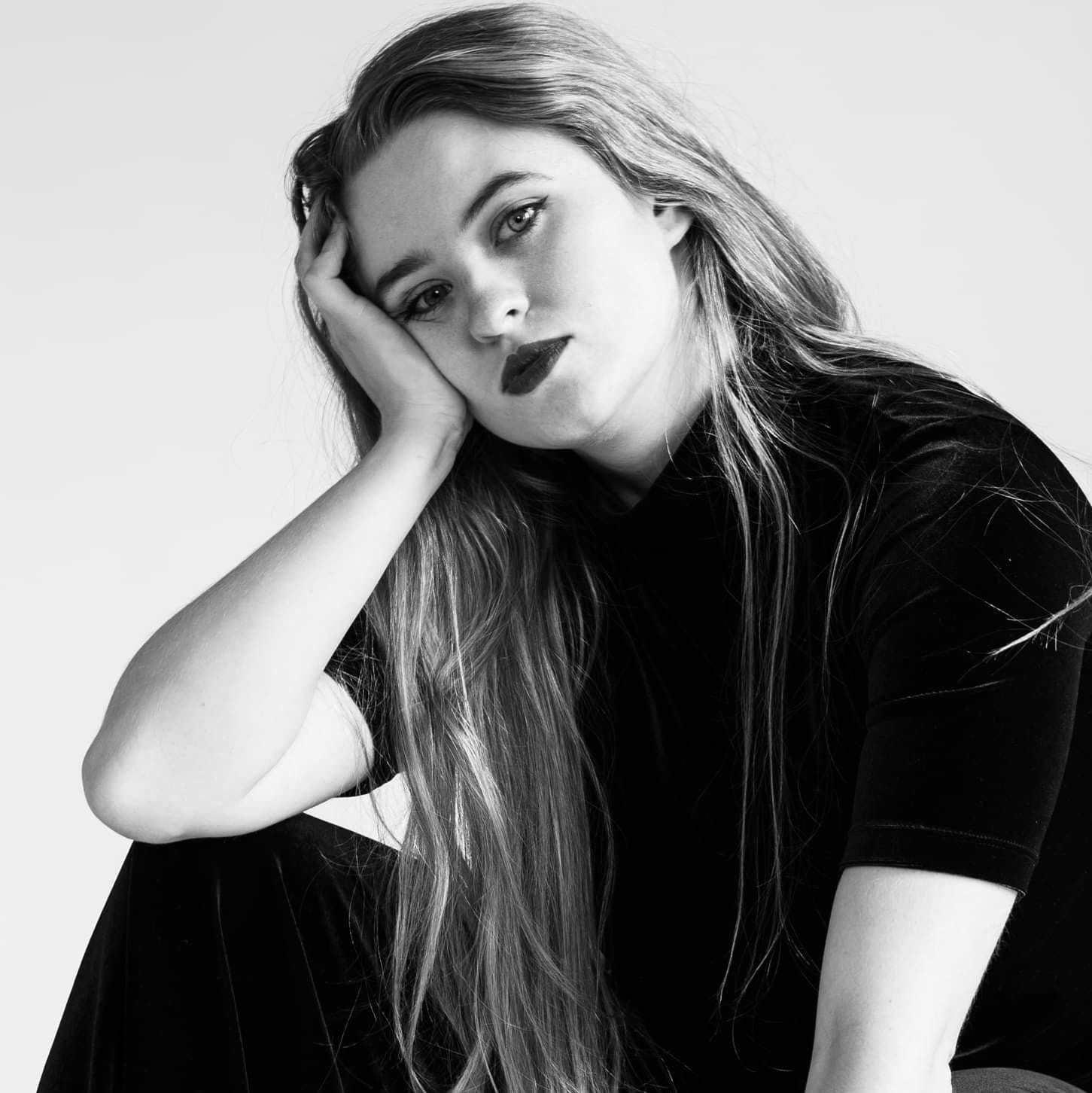 actor Noelle Cameron large photo