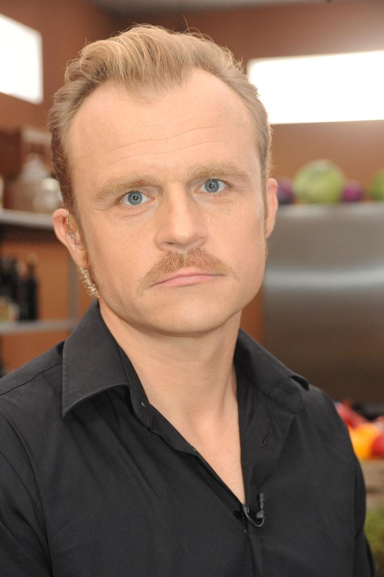 actor Piotr Rogucki large photo