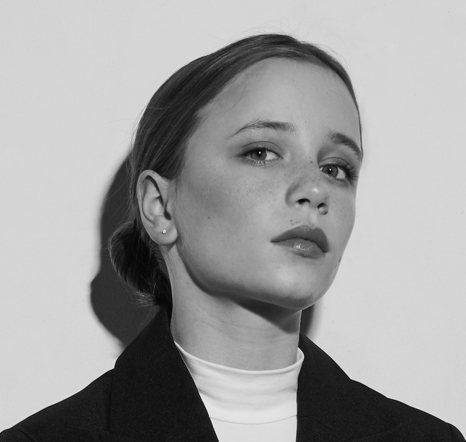 actor Dixie Egerickx large photo