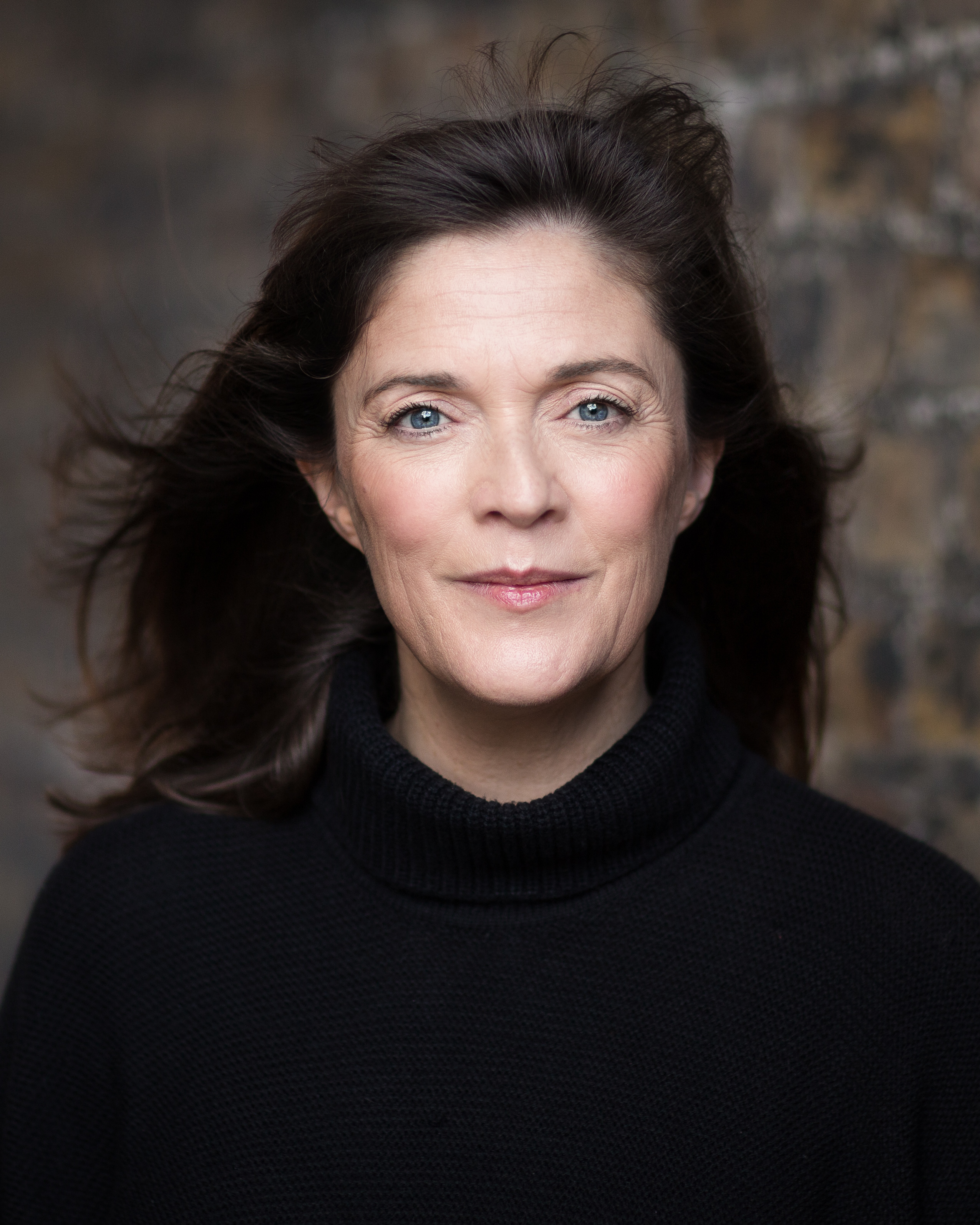 actor Dairíne Ní Dhonnchú large photo