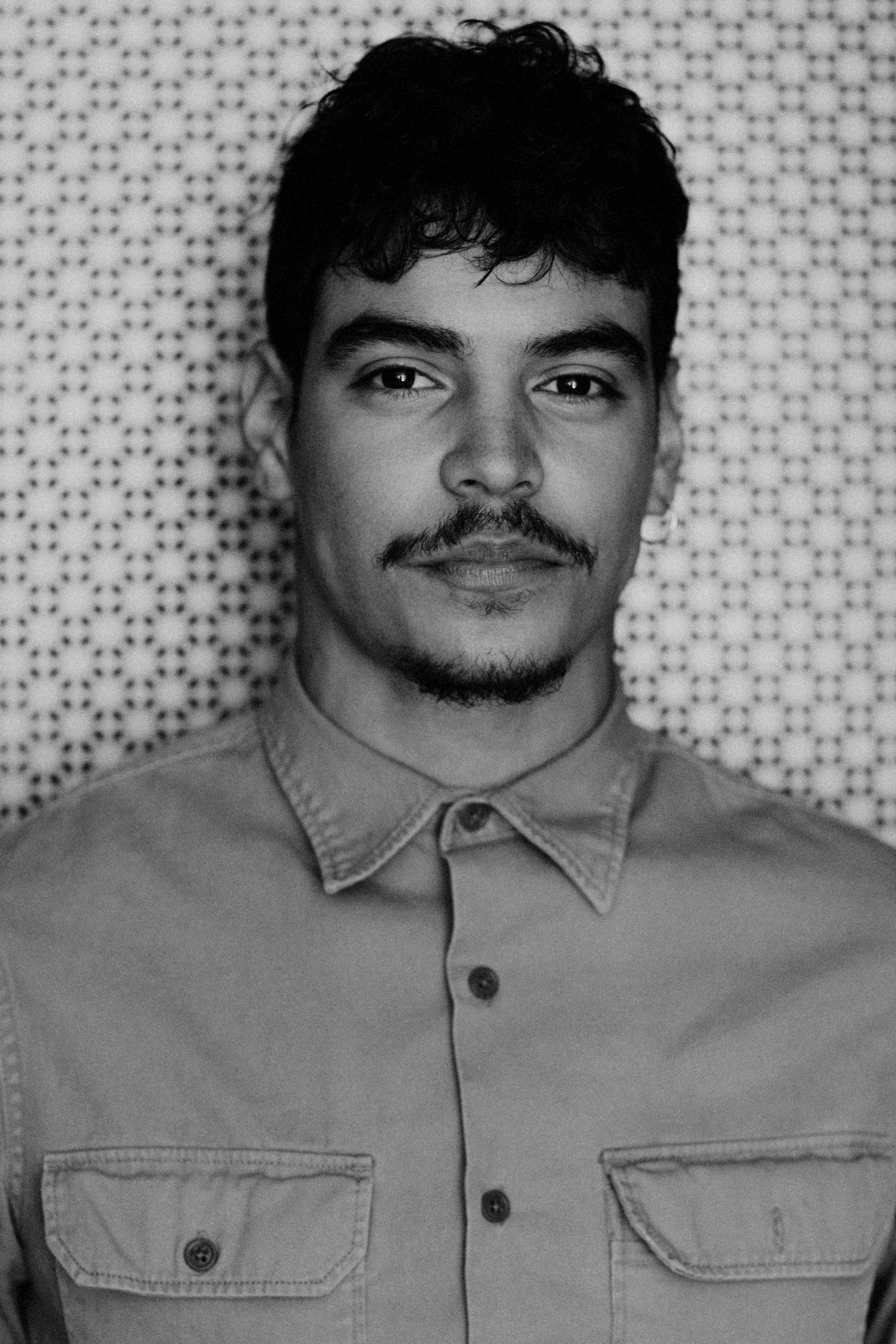 actor Aaron Dominguez large photo