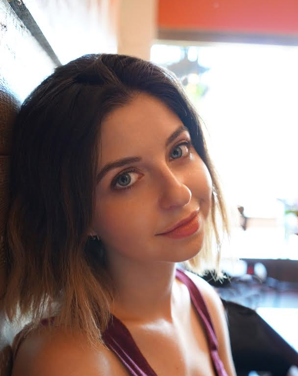 actor Emma Koenig large photo