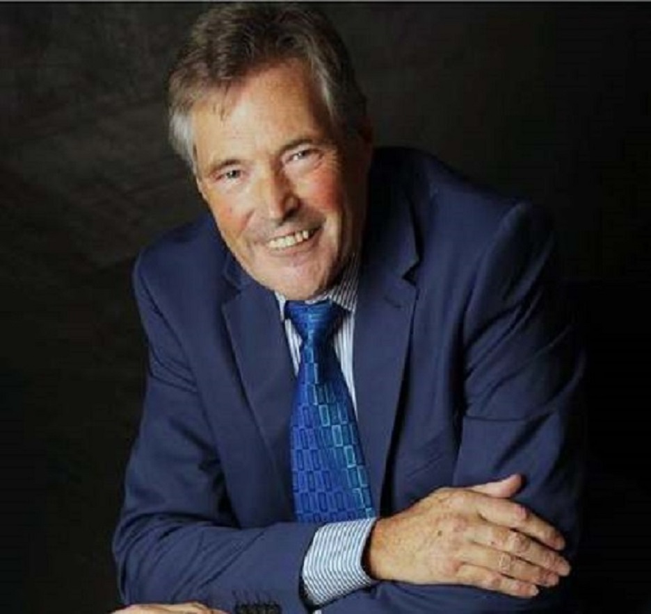 actor Phil Tillott large photo