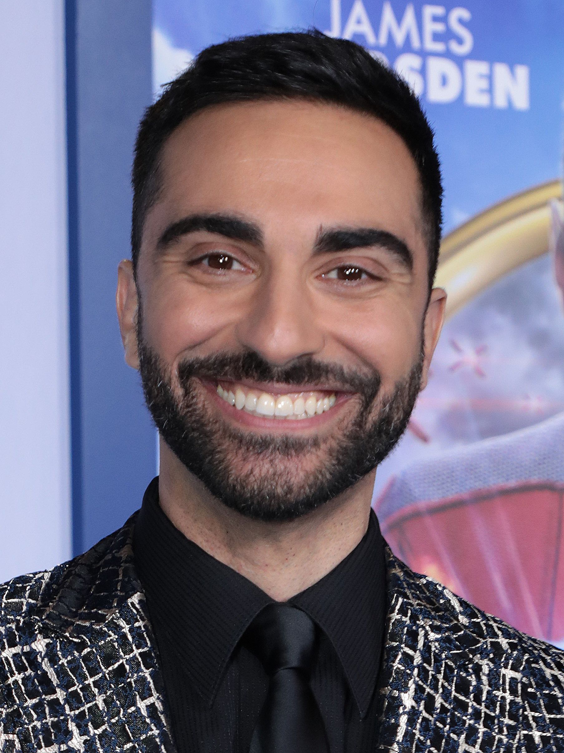 actor Lee Majdoub large photo