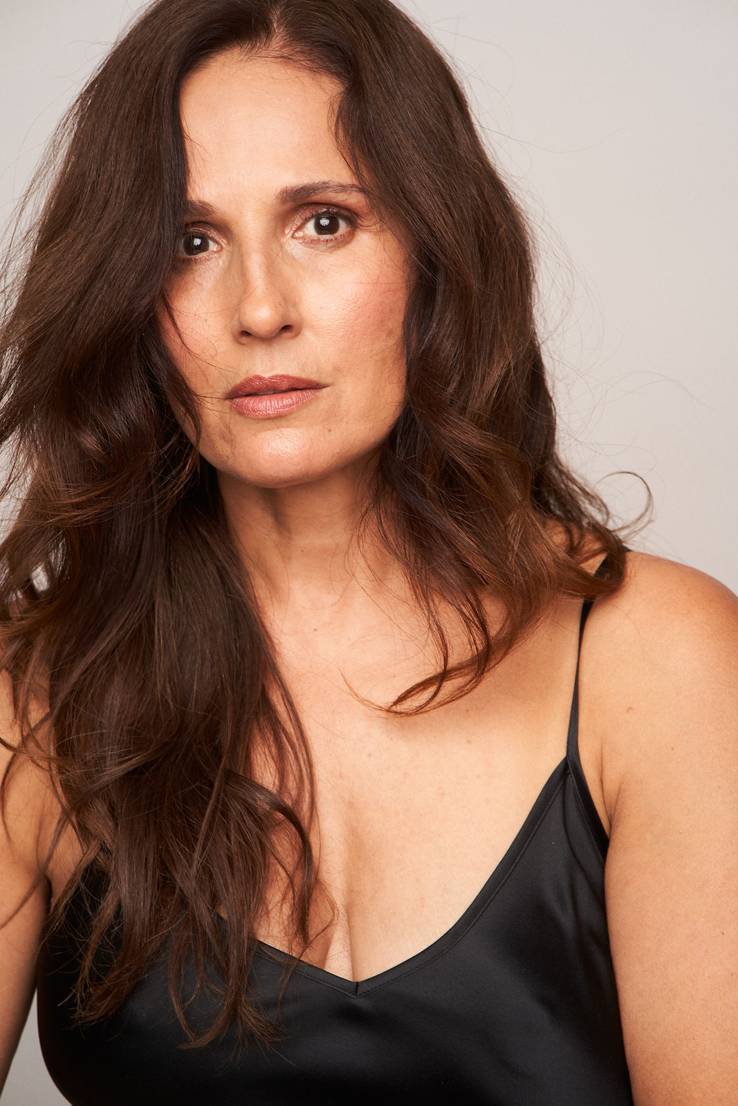 actor Lisa Roumain large photo