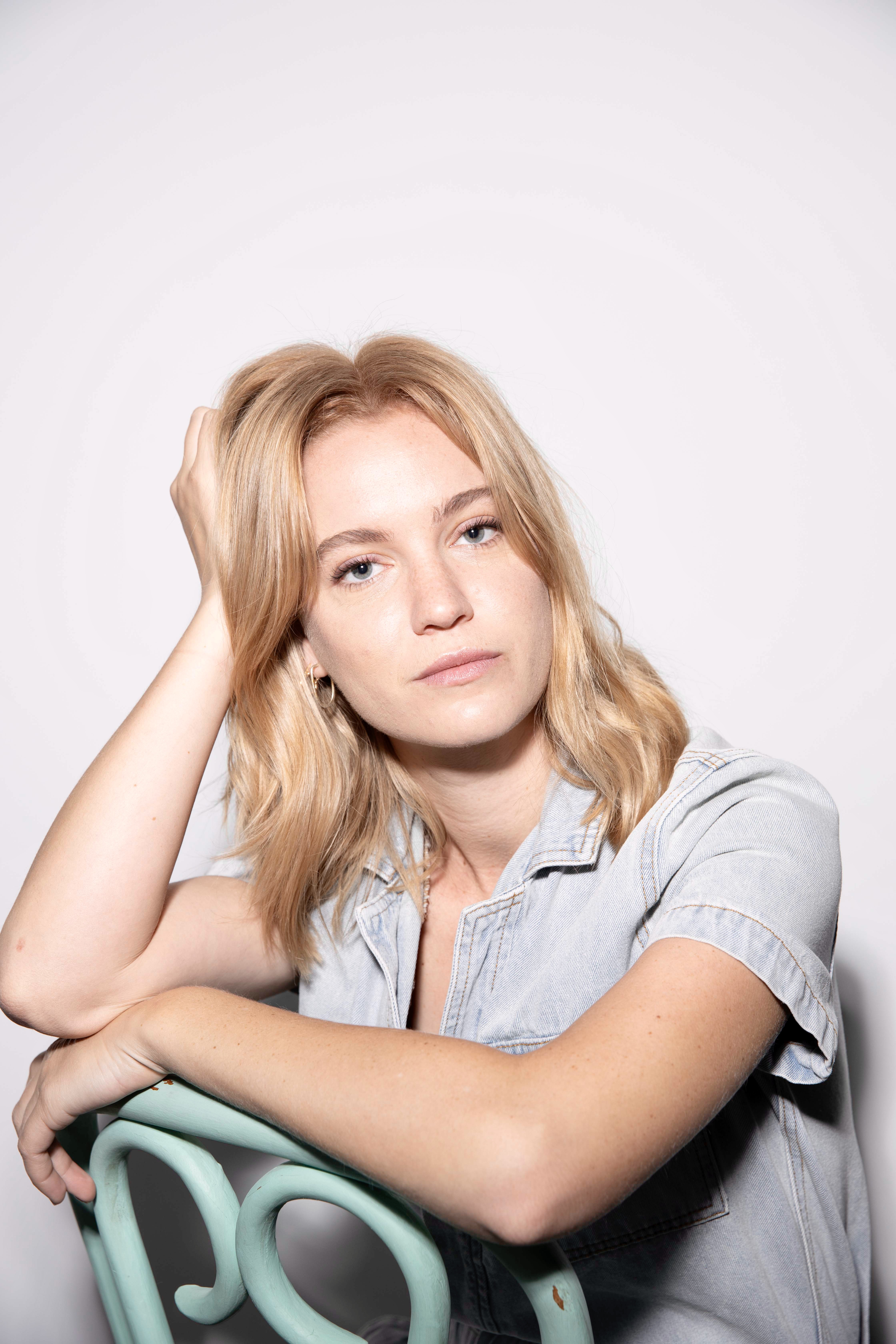 actor Sarah Rich large photo