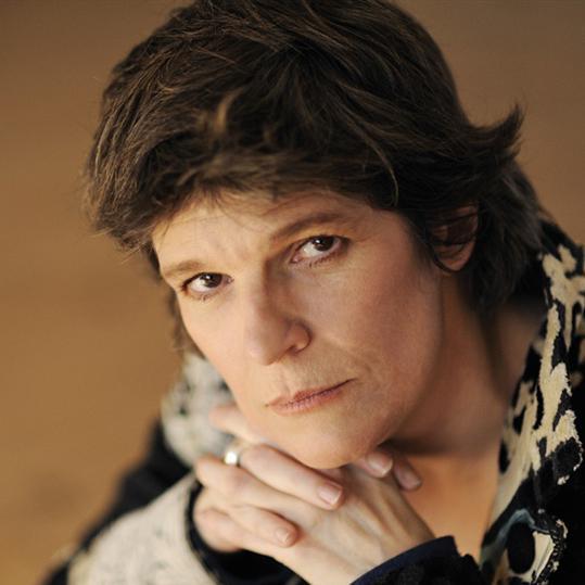 actor Laura Benson large photo