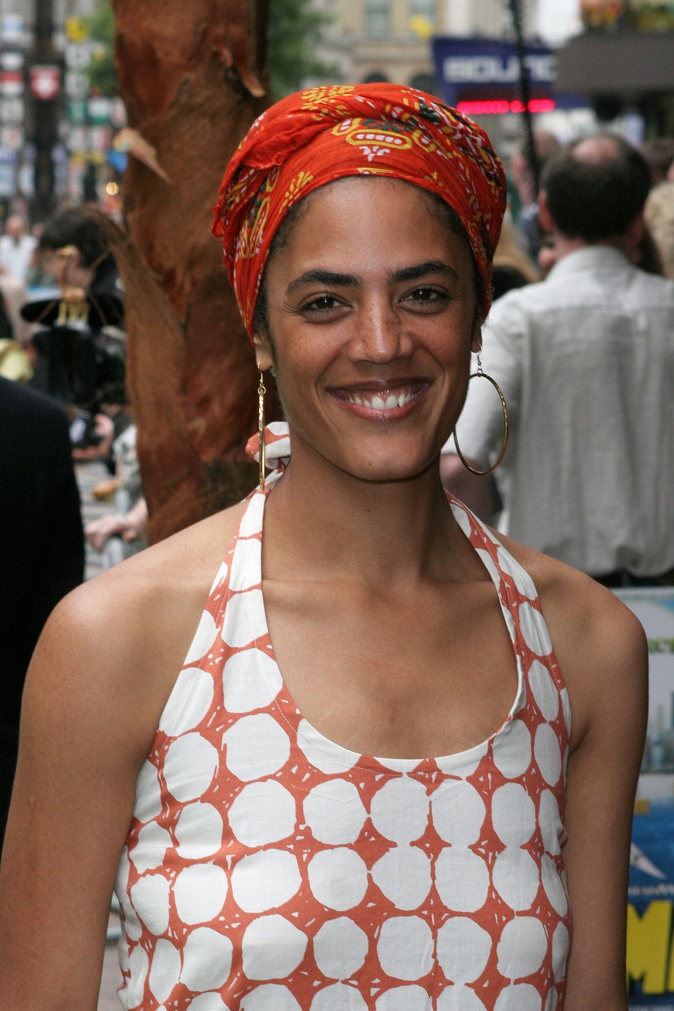 actor Sara Powell large photo