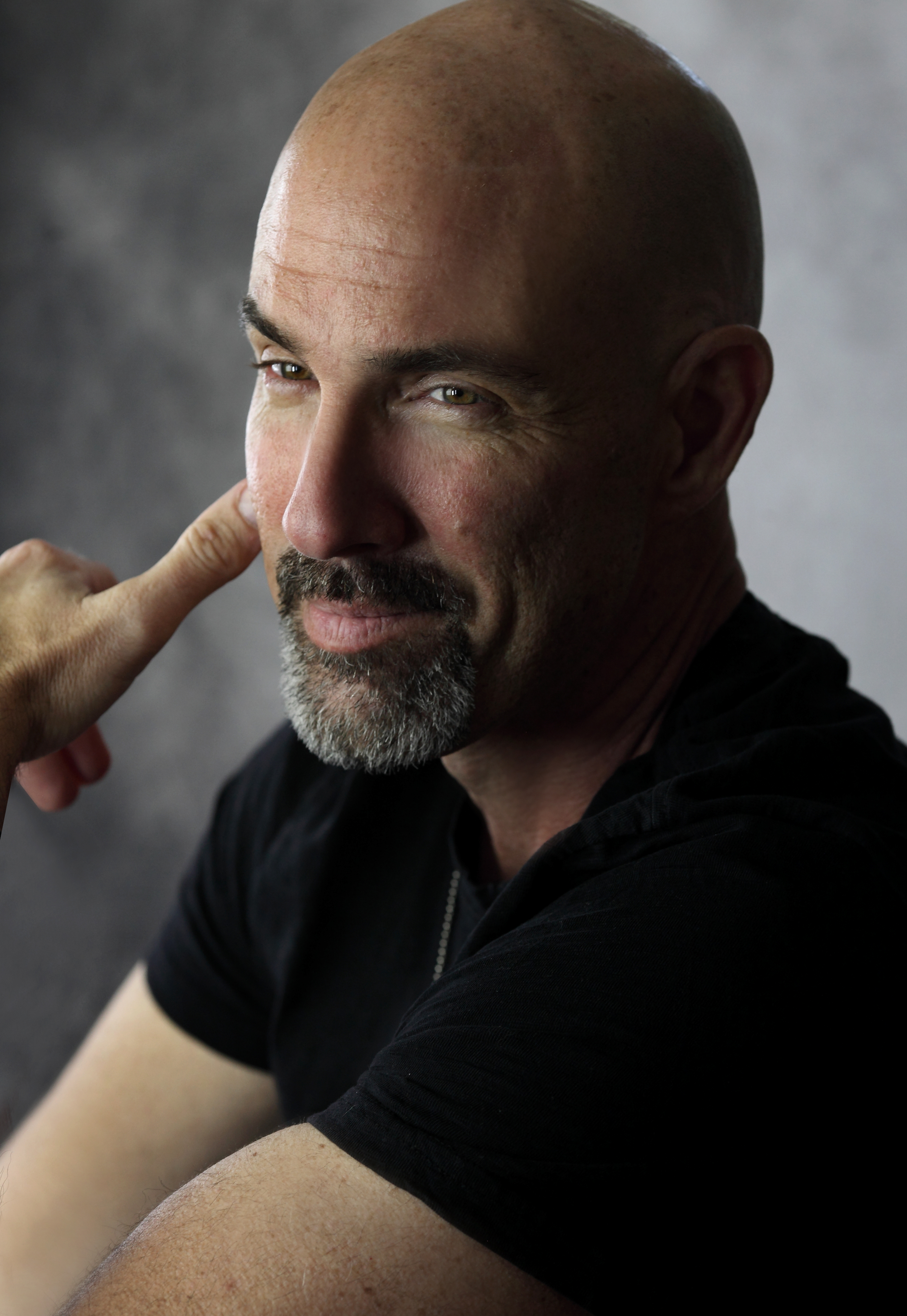 actor Gonzalo Menendez large photo