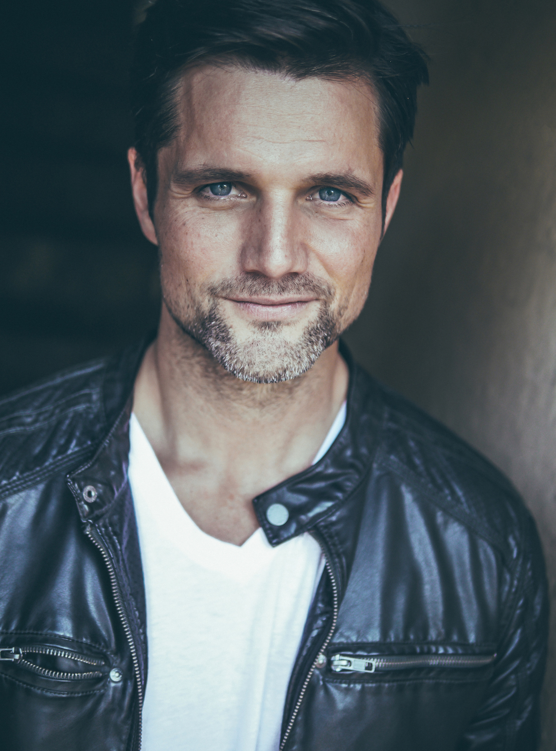 actor Jason Alan Smith large photo