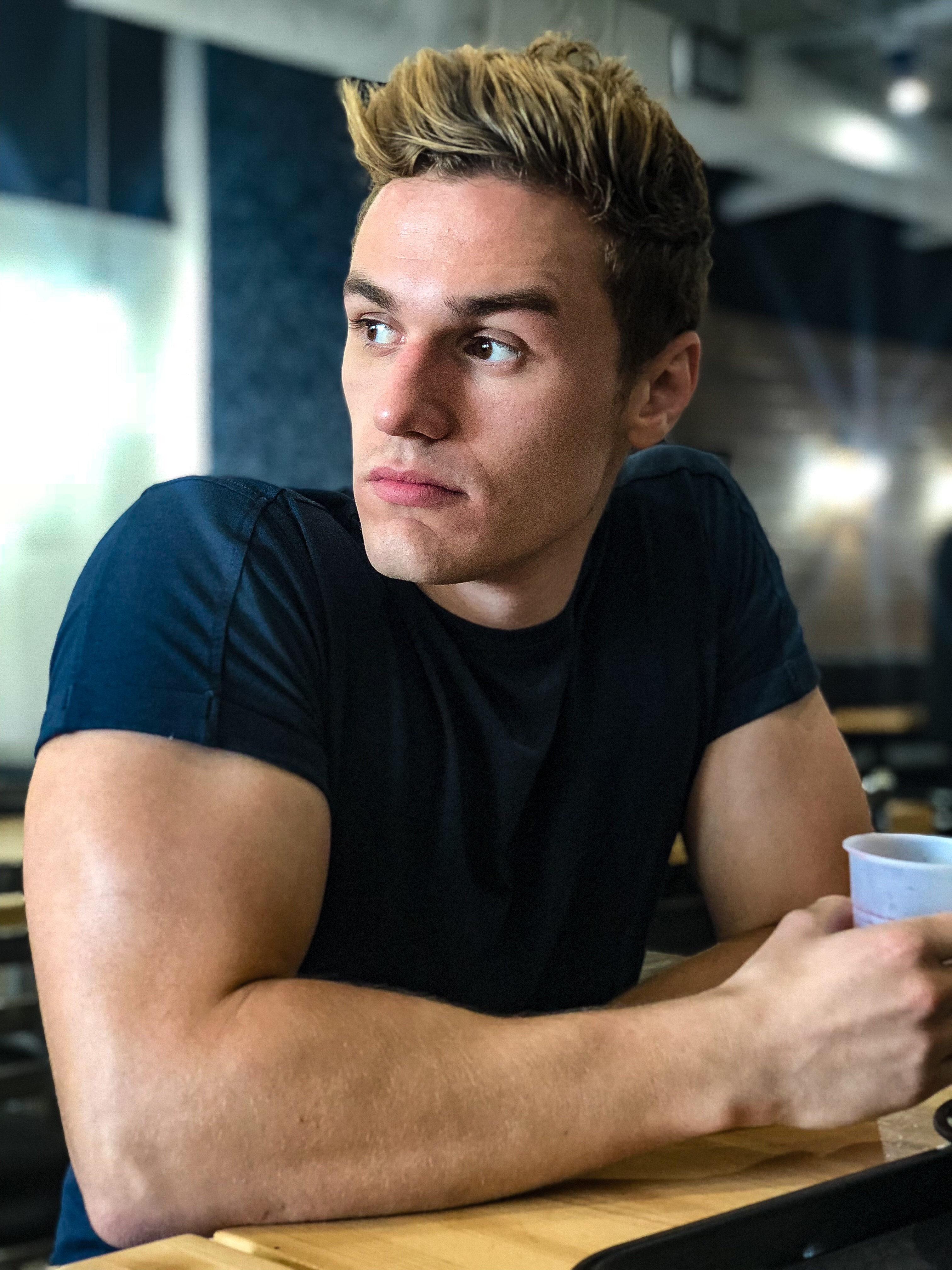 actor Tyler Reefer large photo