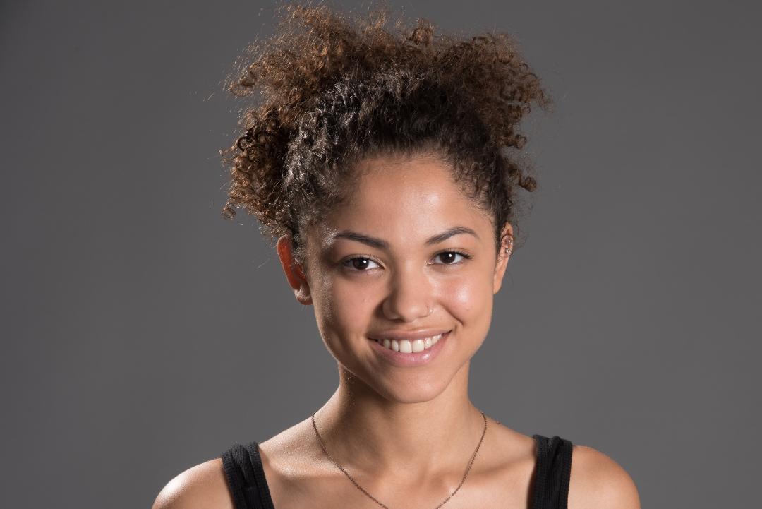 actor Serena Posadino large photo