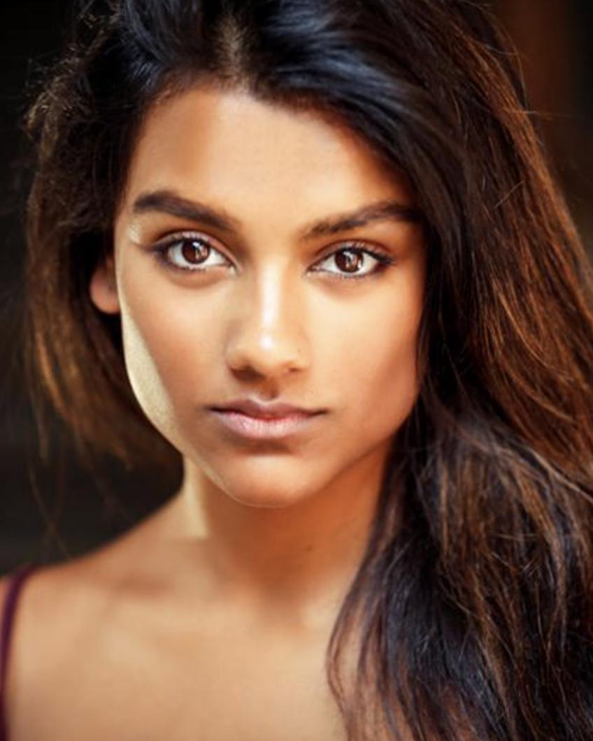 actor Simone Ashley large photo