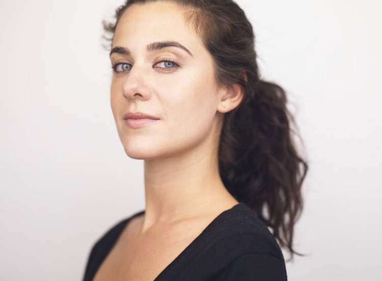 actor Alexandra Renzo large photo