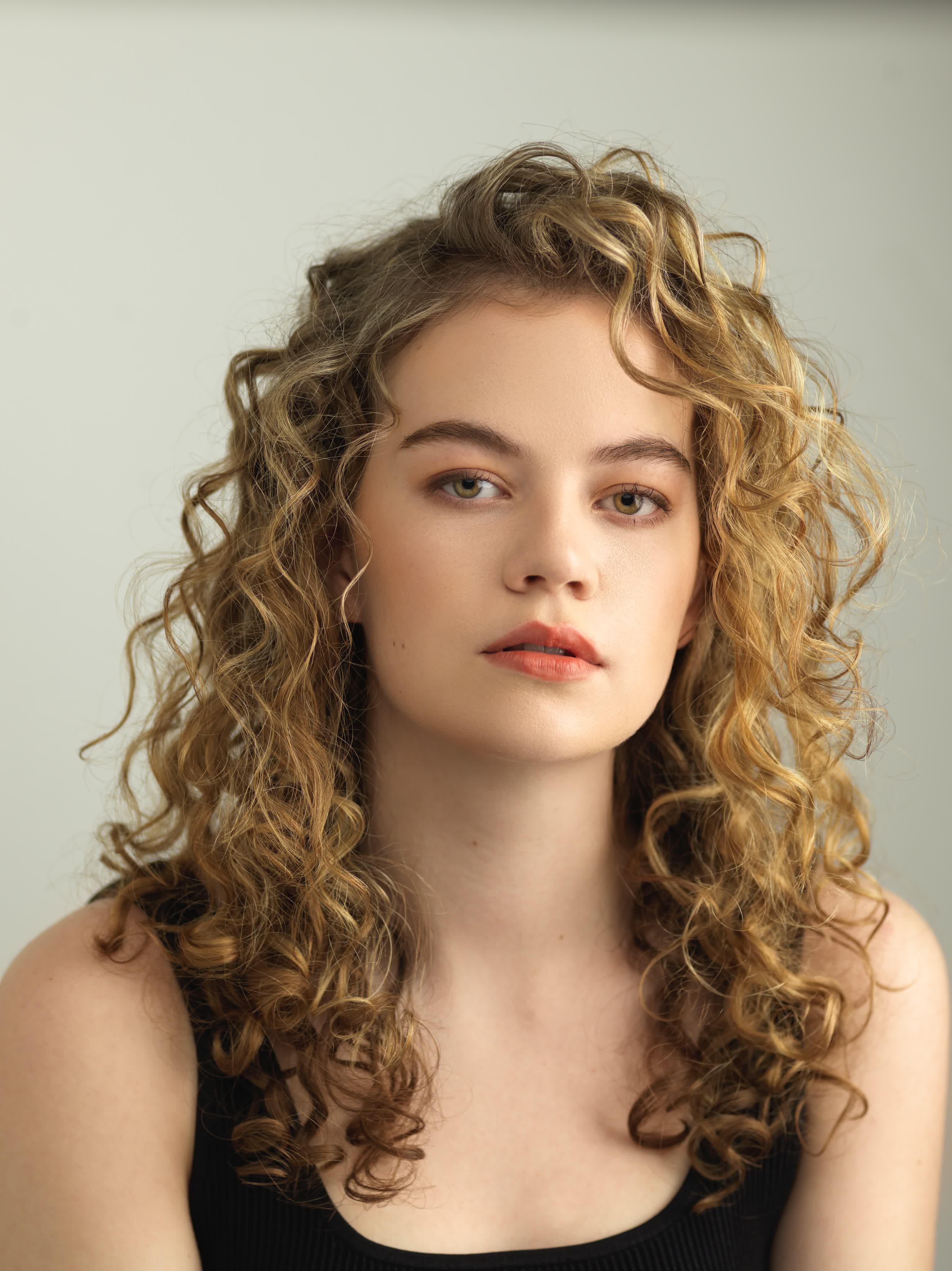 actor Megan Charpentier large photo