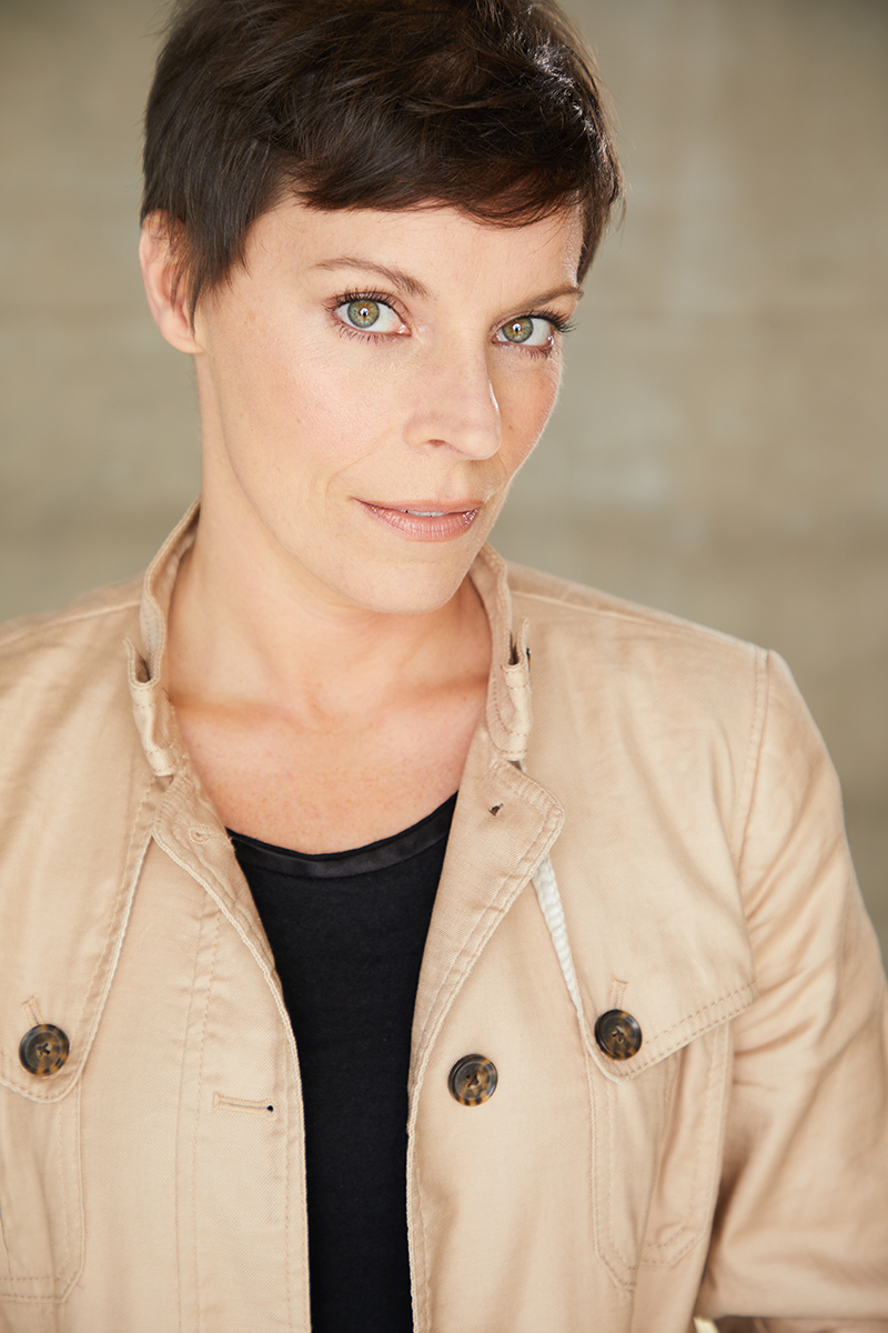 actor Marie Kelli large photo